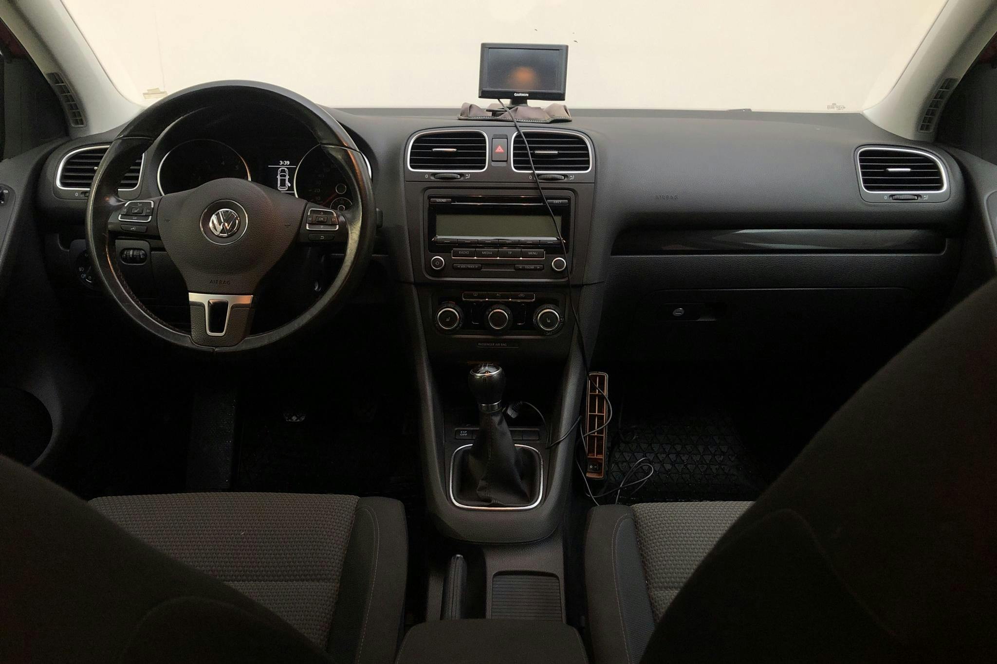 VW Golf VI 1.6 MultiFuel E85 5dr (102hk) - 107 380 km - Manual - red - 2010