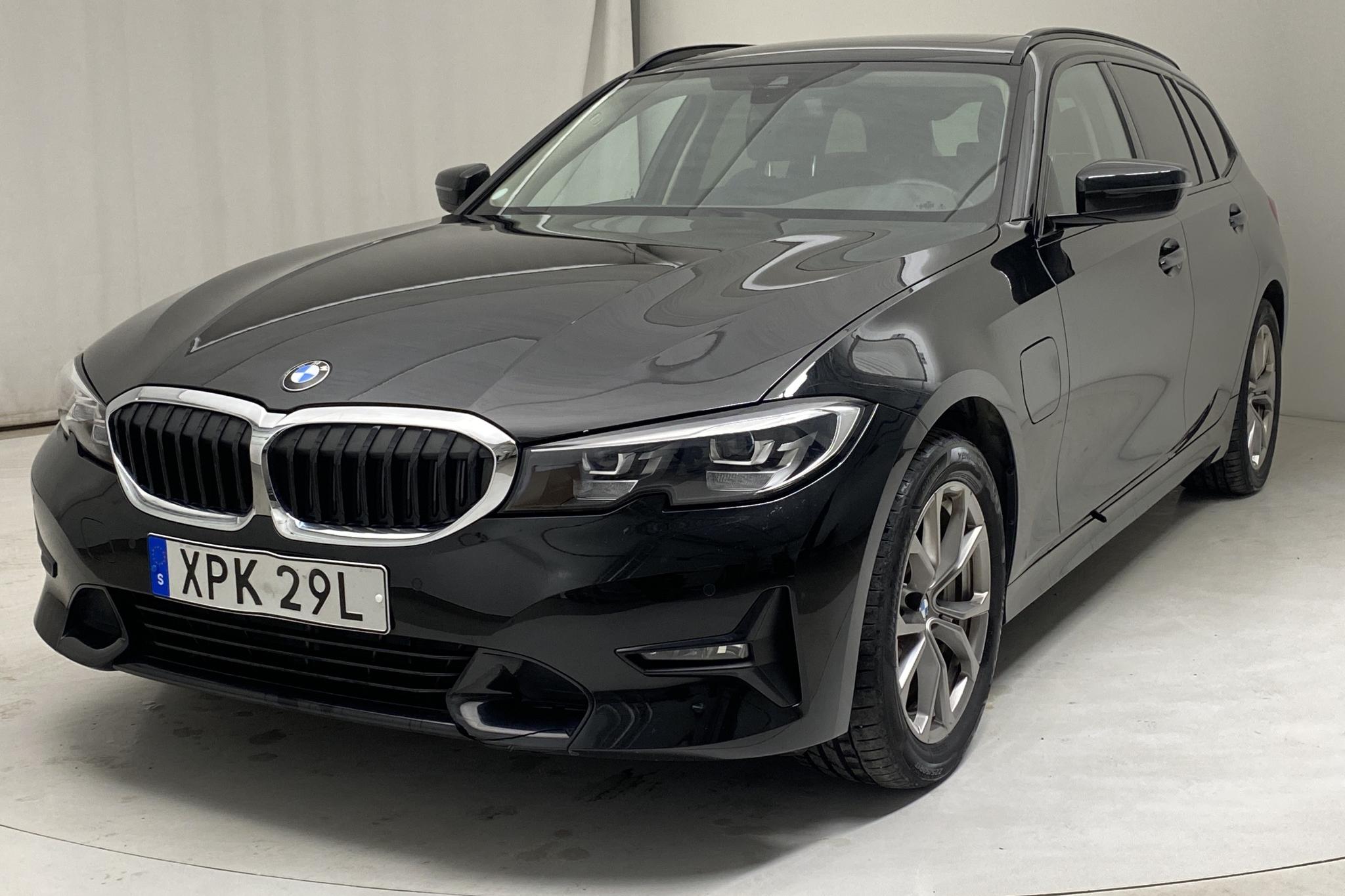 BMW 330e Touring, G21 (292hk)