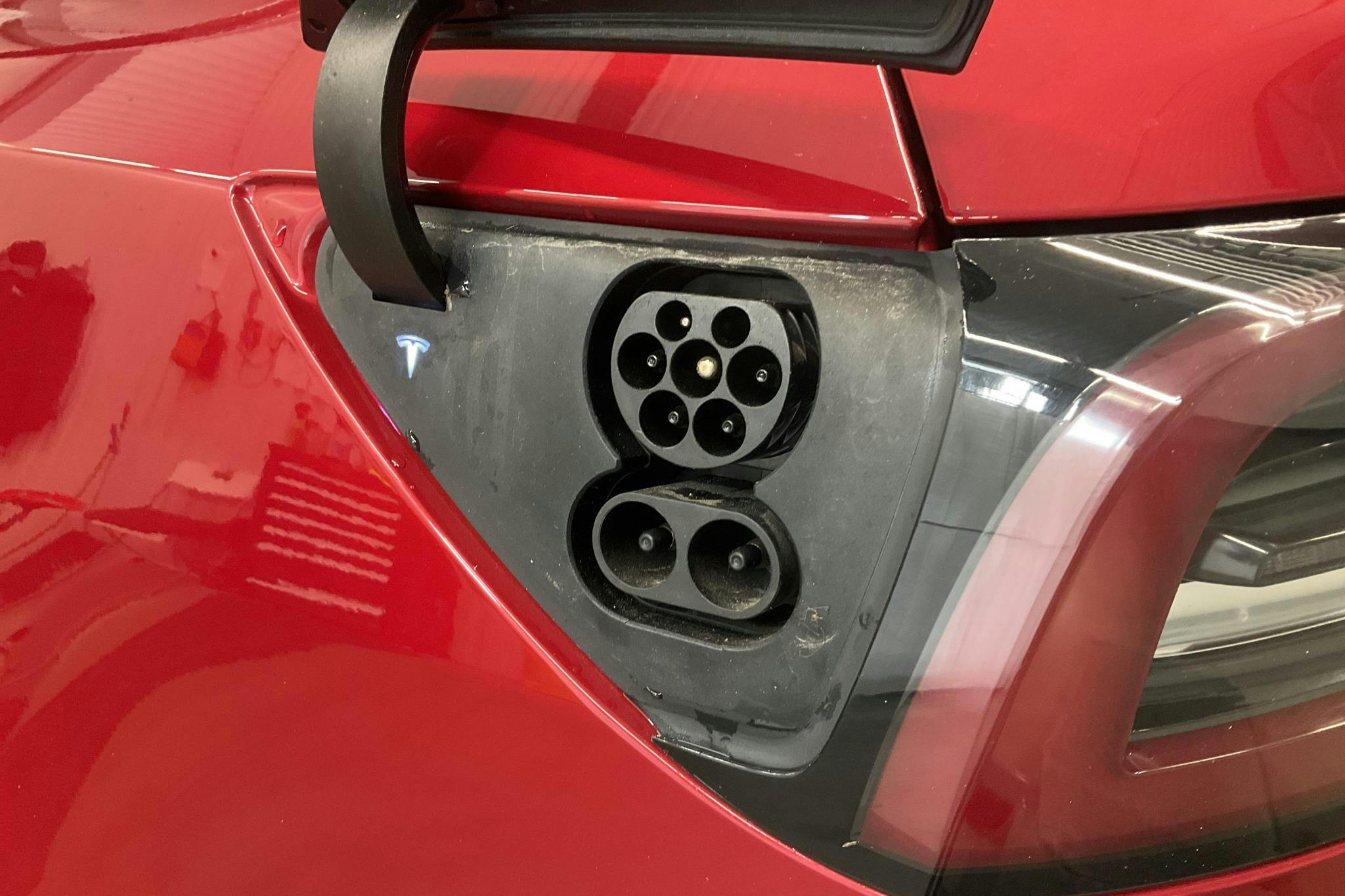 Tesla Model 3 Long Range Dual Motor AWD - 32 890 km - Automatic - red - 2021