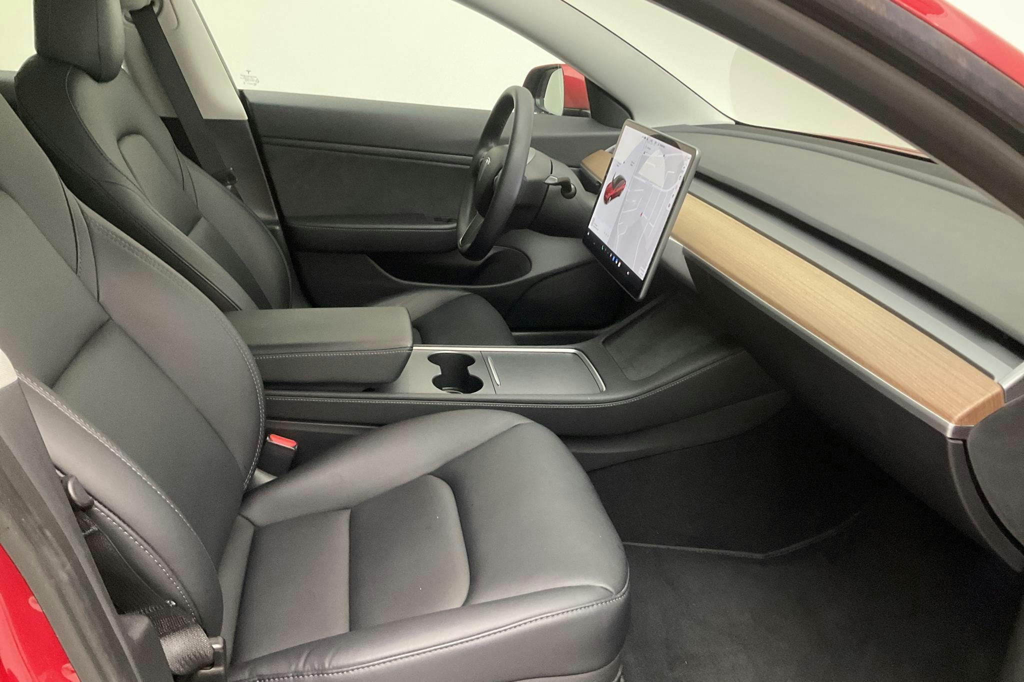 Tesla Model 3 Long Range Dual Motor AWD - 32 890 km - Automatic - red - 2021