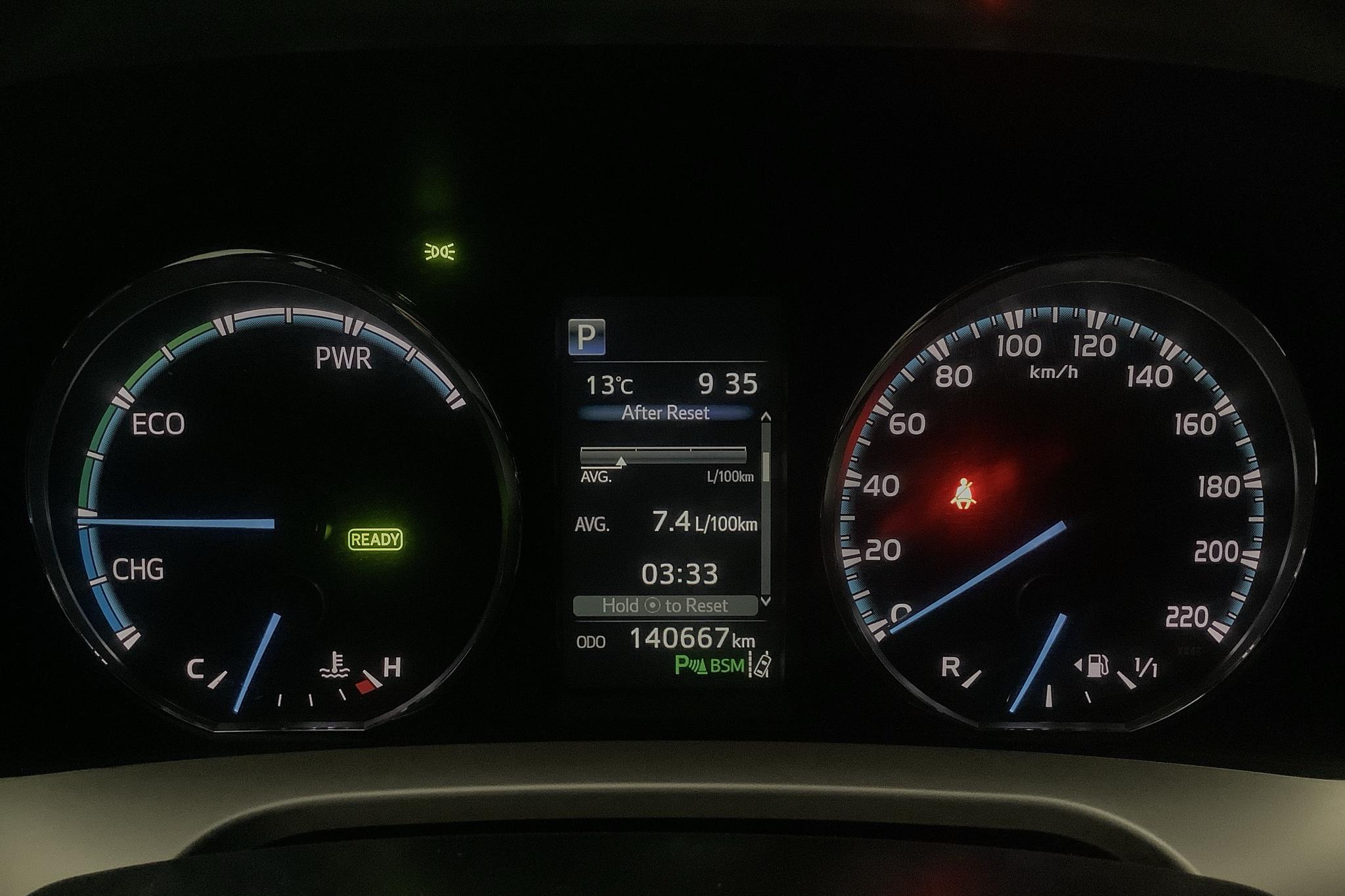 Toyota RAV4 2.5 HSD AWD (197hk) - 14 067 mil - Automat - vit - 2016