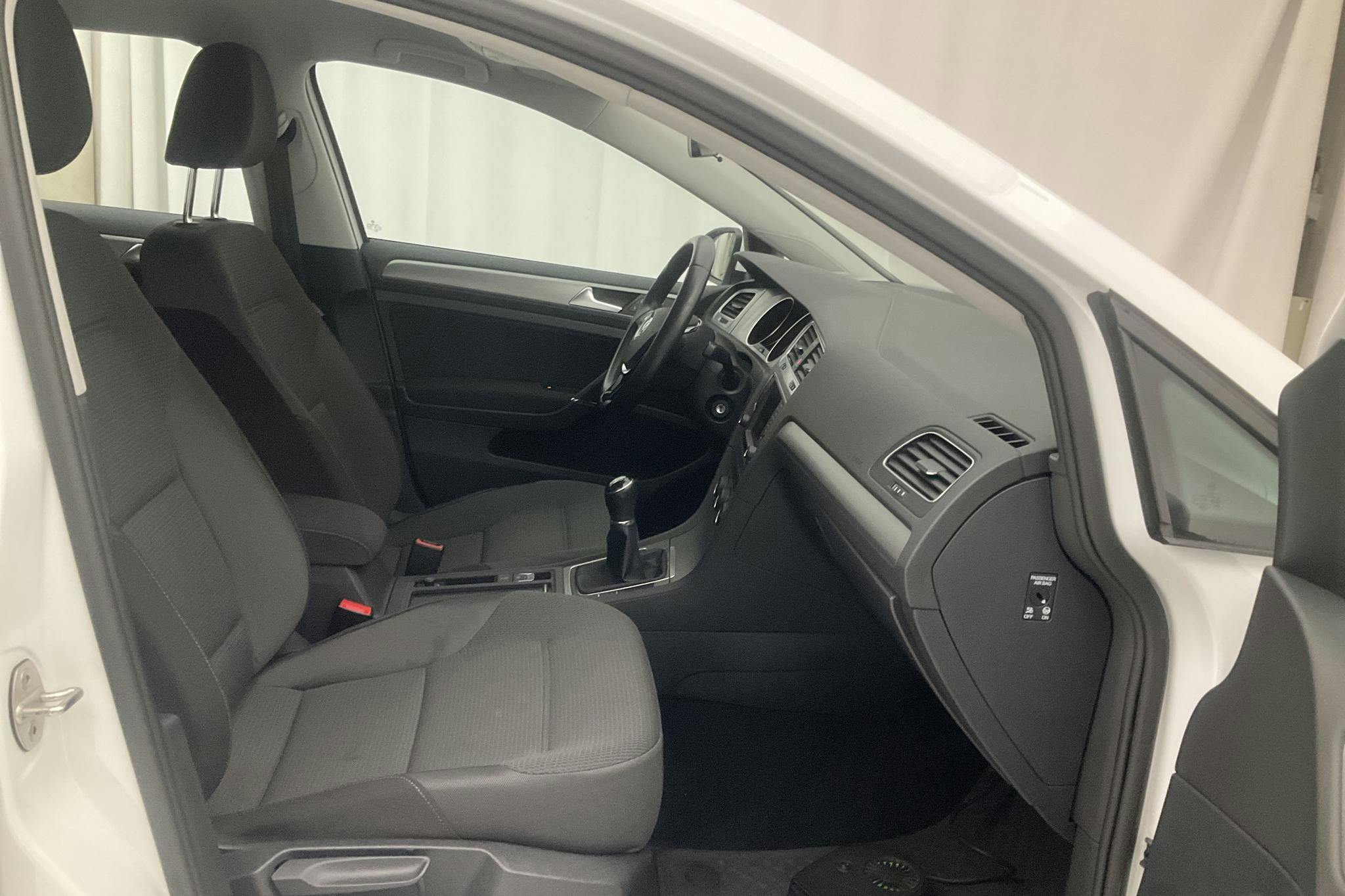 VW Golf VII 1.4 TSI Multifuel Sportscombi (125hk) - 3 583 mil - Manuell - vit - 2017
