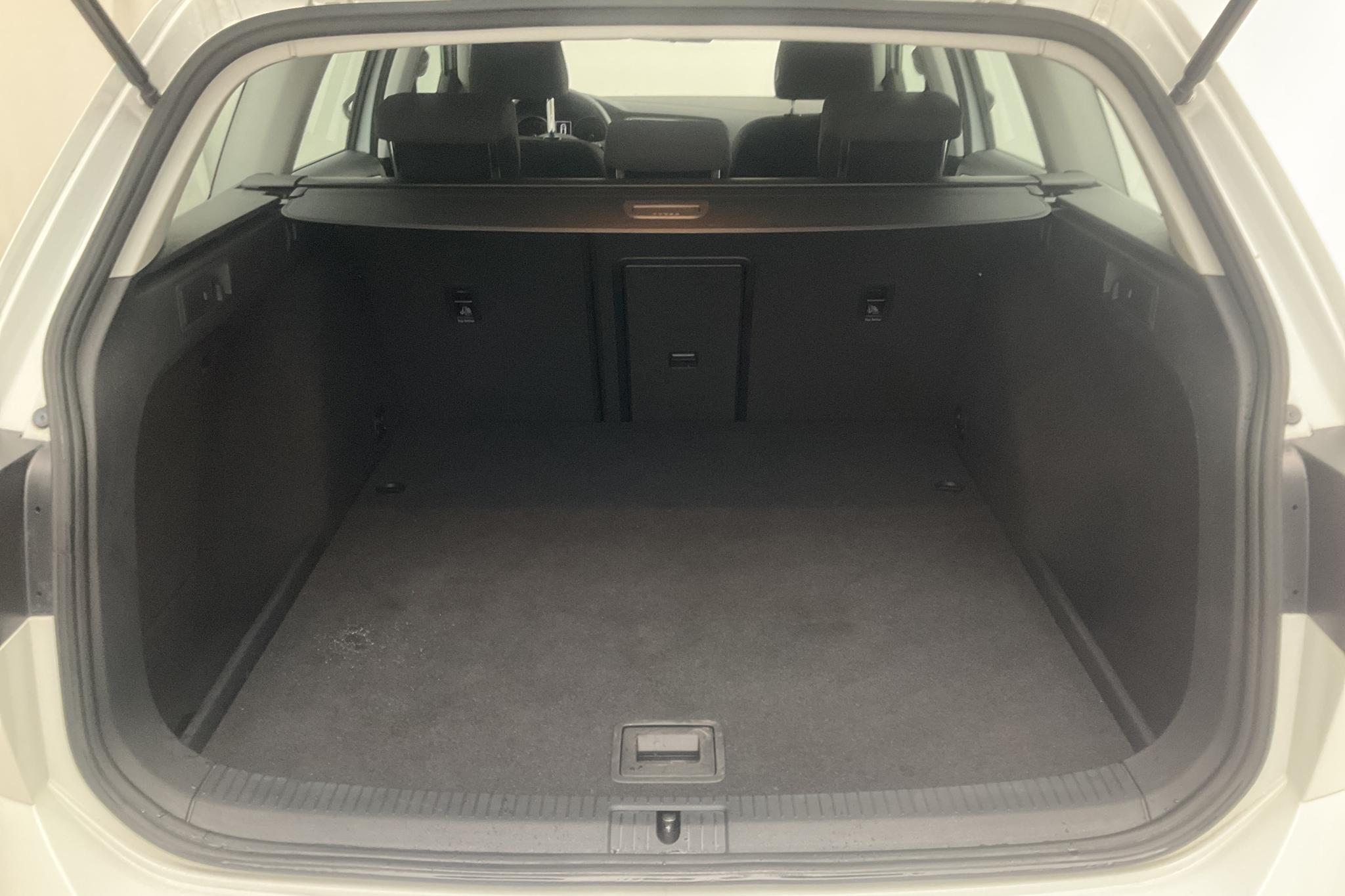 VW Golf VII 1.4 TSI Multifuel Sportscombi (125hk) - 3 583 mil - Manuell - vit - 2017