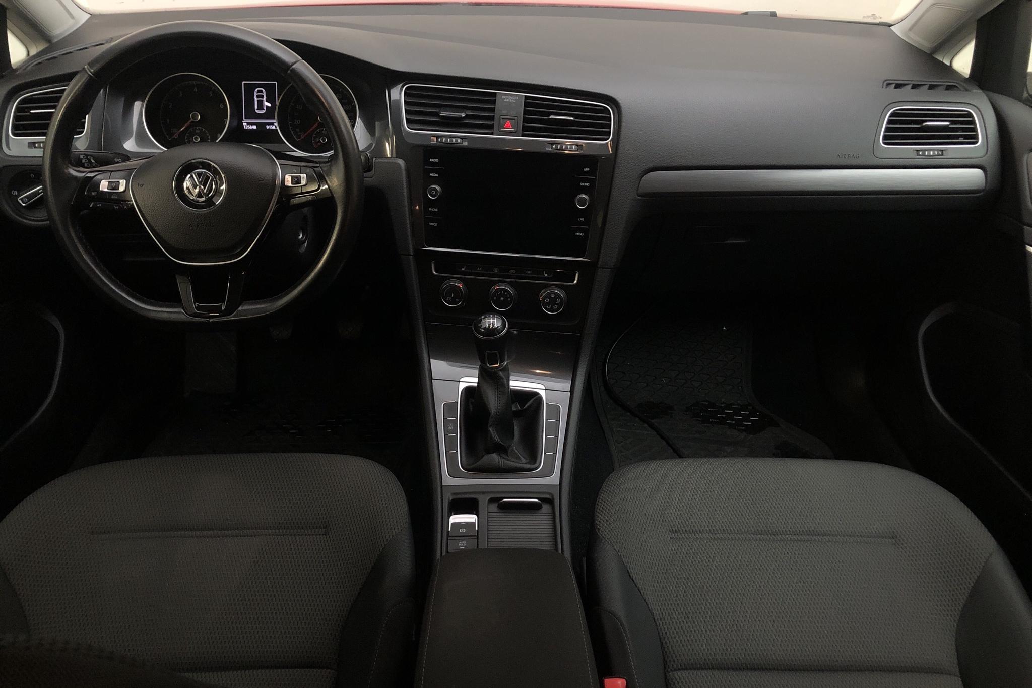 VW Golf VII 1.0 TSI 5dr (110hk) - 12 583 mil - Manuell - röd - 2018