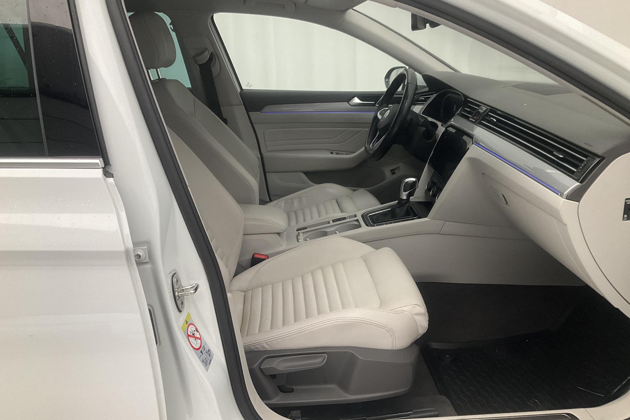 VW Passat 1.4 GTE Sportscombi (218hk) - 113 750 km - Automatic - white - 2020
