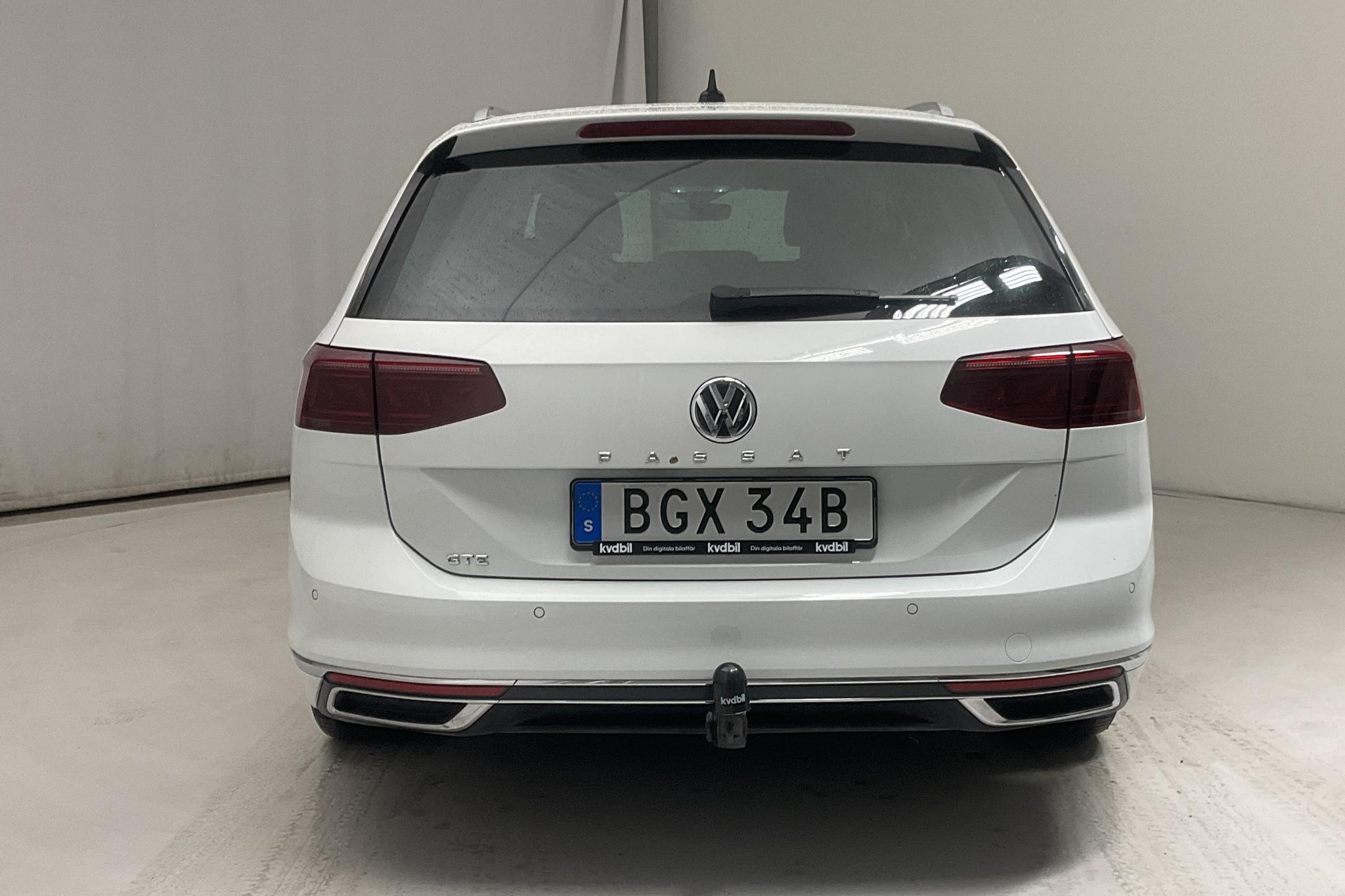 VW Passat 1.4 GTE Sportscombi (218hk) - 11 375 mil - Automat - vit - 2020