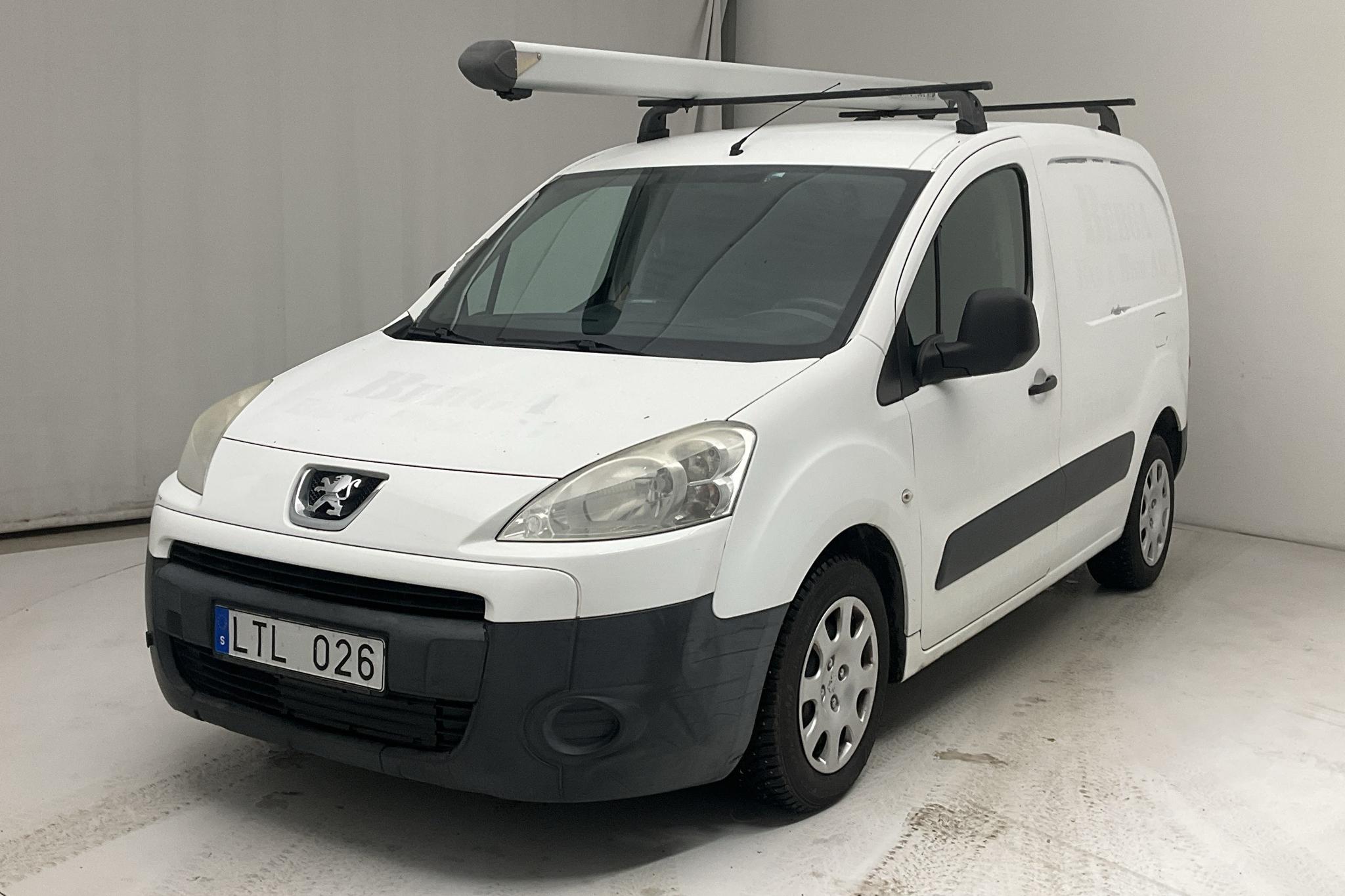 Peugeot Partner 1.6 HDI Skåp (90hk) - 130 520 km - Manual - white - 2011