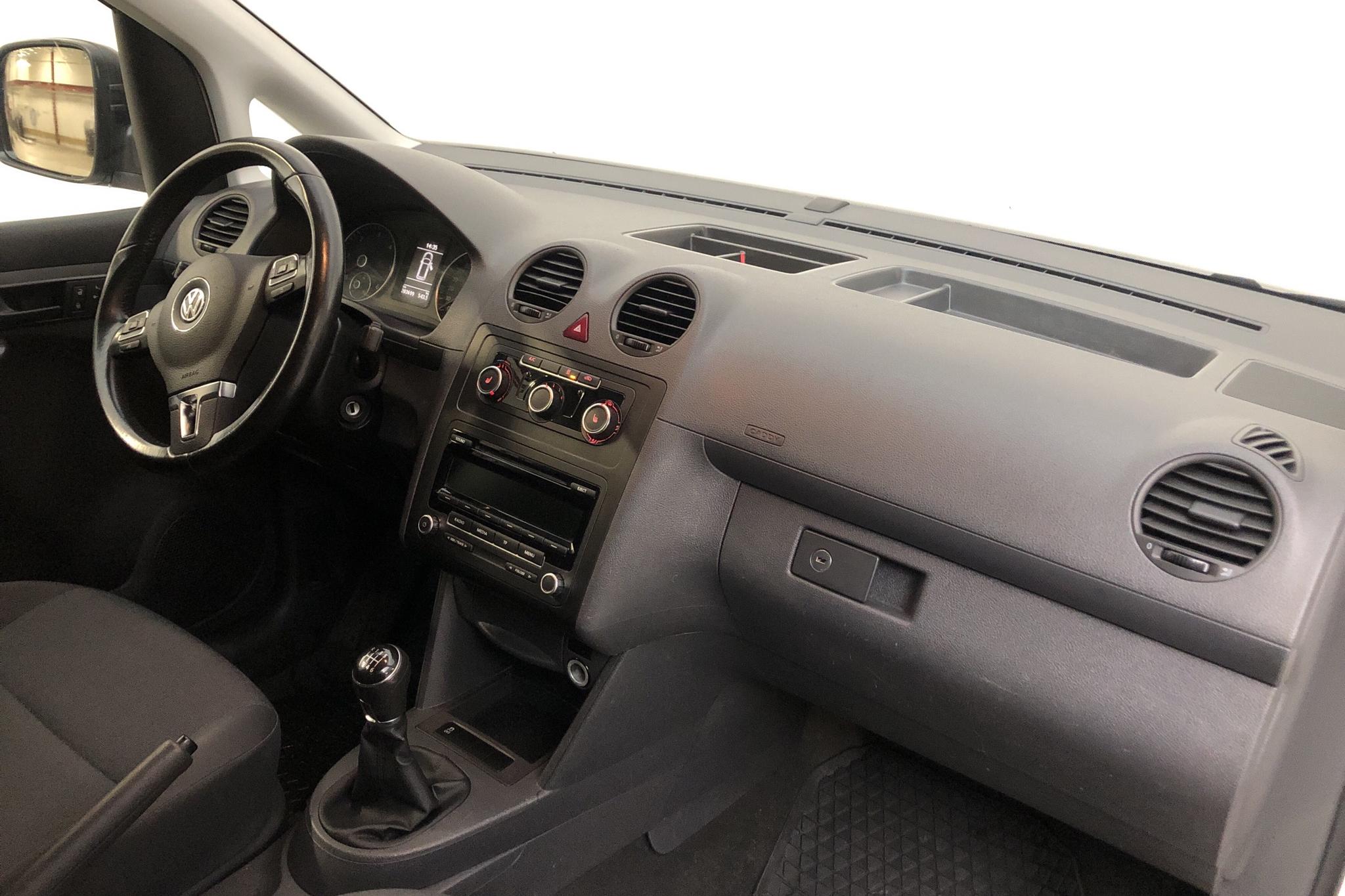 VW Caddy 2.0 TDI Maxi Skåp 4-motion (110hk) - 203 690 km - Manual - white - 2015