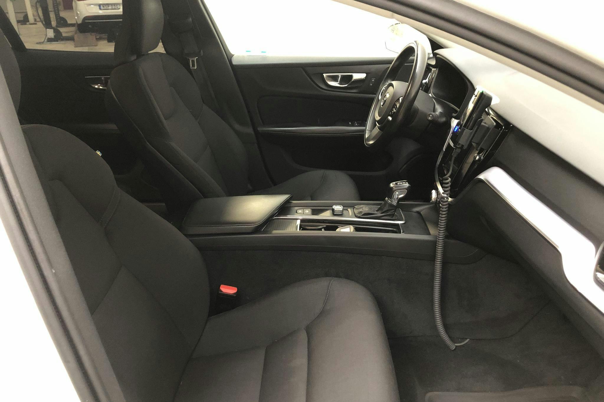 Volvo V60 D3 AWD (150hk) - 153 900 km - Automatic - white - 2020