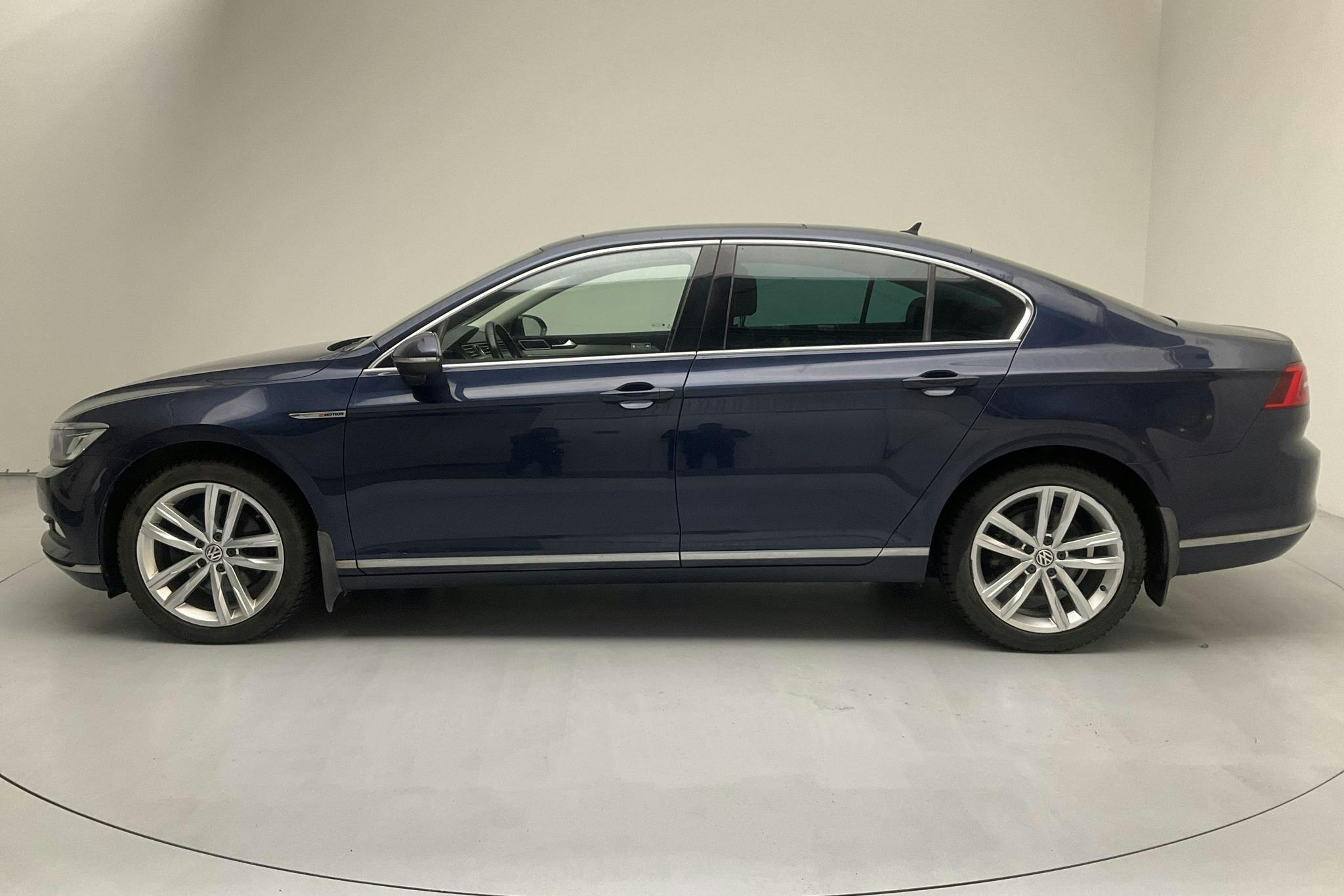 VW Passat 2.0 TDI 4MOTION (190hk) - 13 555 mil - Automat - Dark Blue - 2015