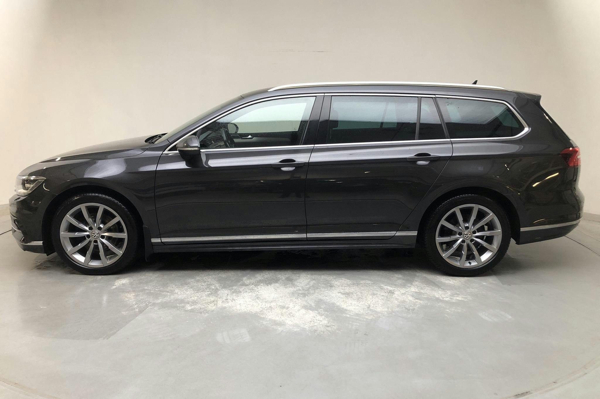 VW Passat 2.0 TDI Sportscombi (190hk) - 141 620 km - Automatic - Dark Grey - 2019