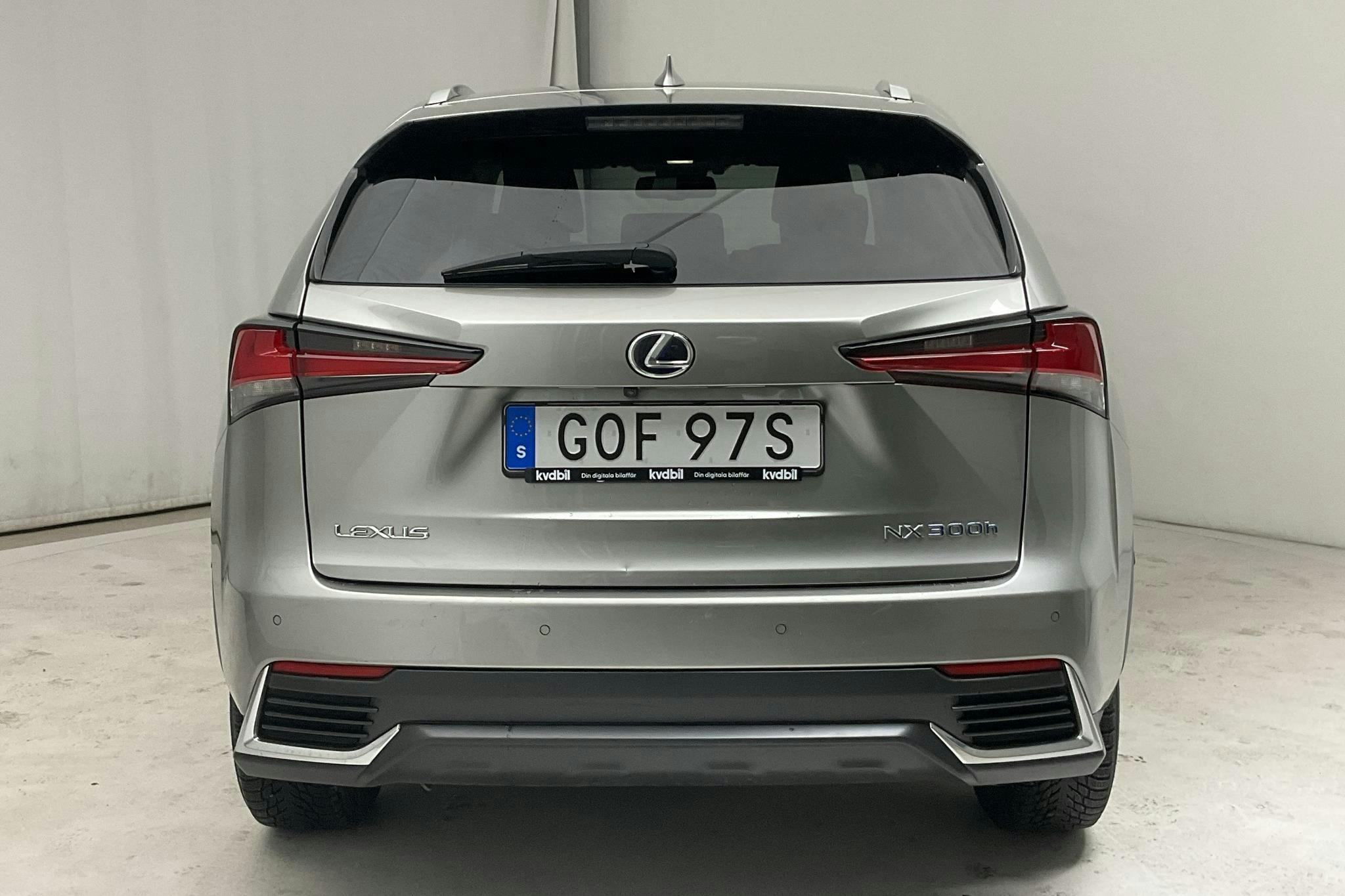 Lexus NX 300h AWD (197hk) - 10 381 mil - Automat - Light Grey - 2019