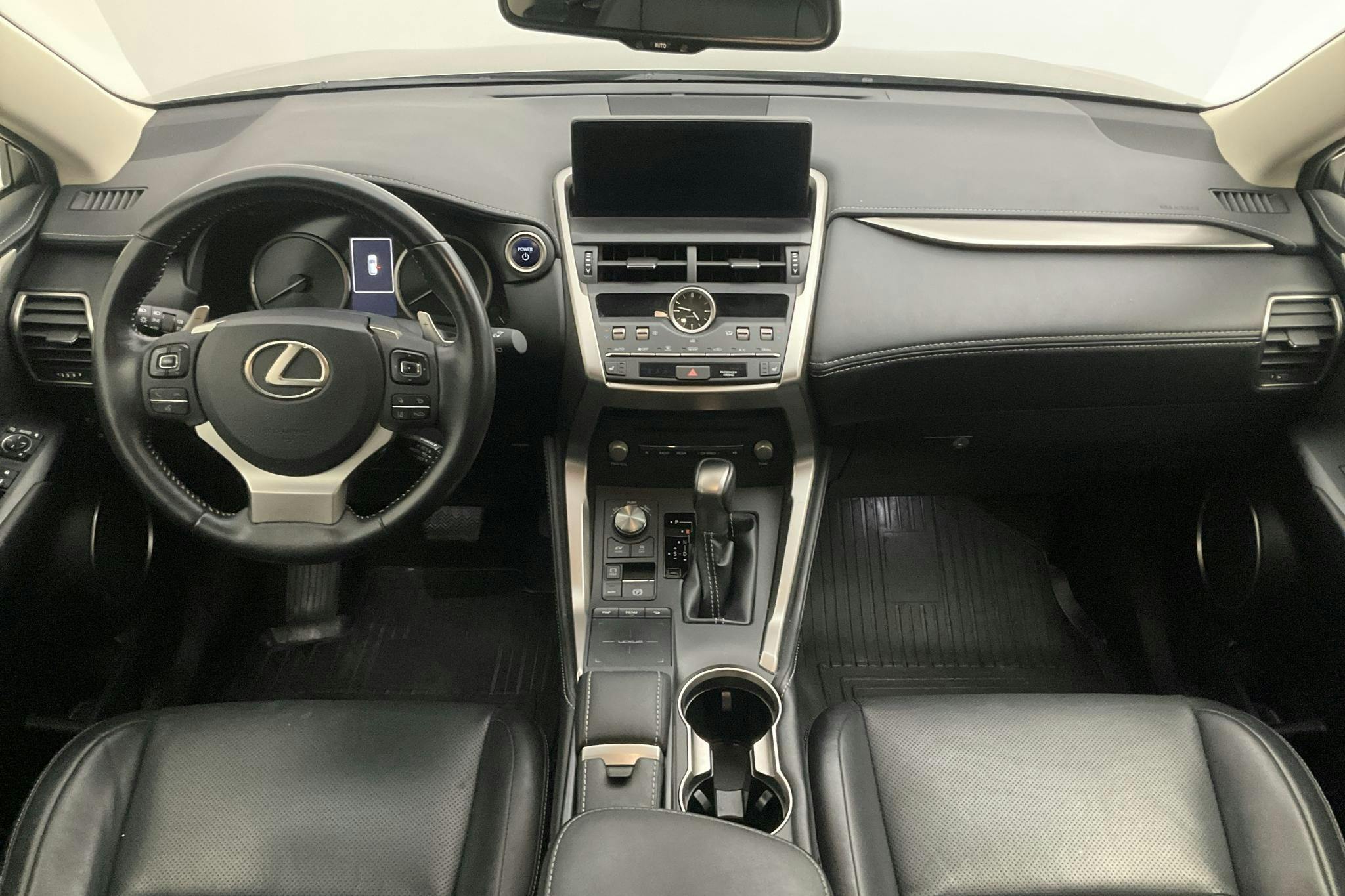 Lexus NX 300h AWD (197hk) - 10 381 mil - Automat - Light Grey - 2019