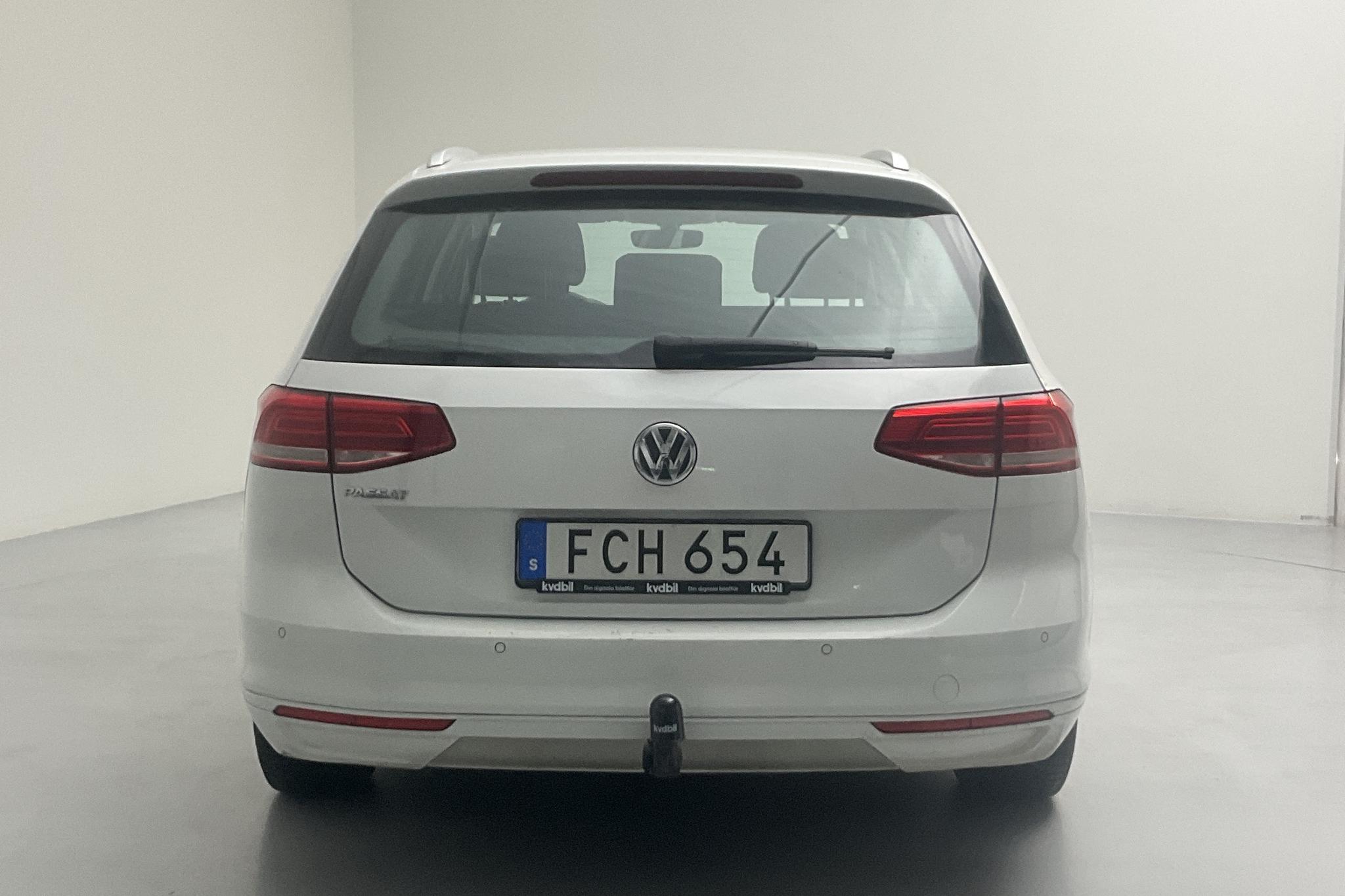 VW Passat 1.4 TSI Sportscombi (150hk) - 124 770 km - Manual - white - 2018