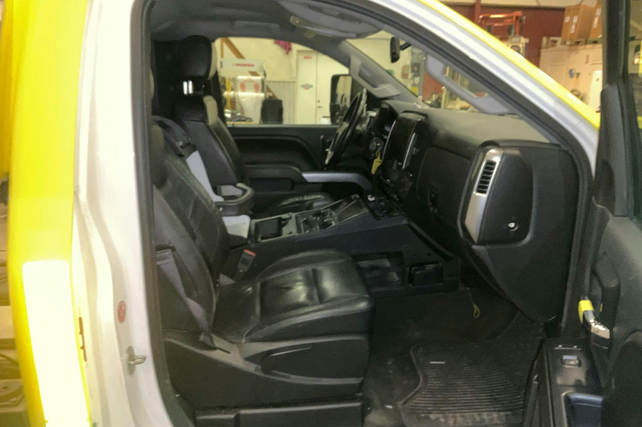 Chevrolet Silverado 3500 Duramax 4WD (402hk) - 49 138 mil - Automat - 2016
