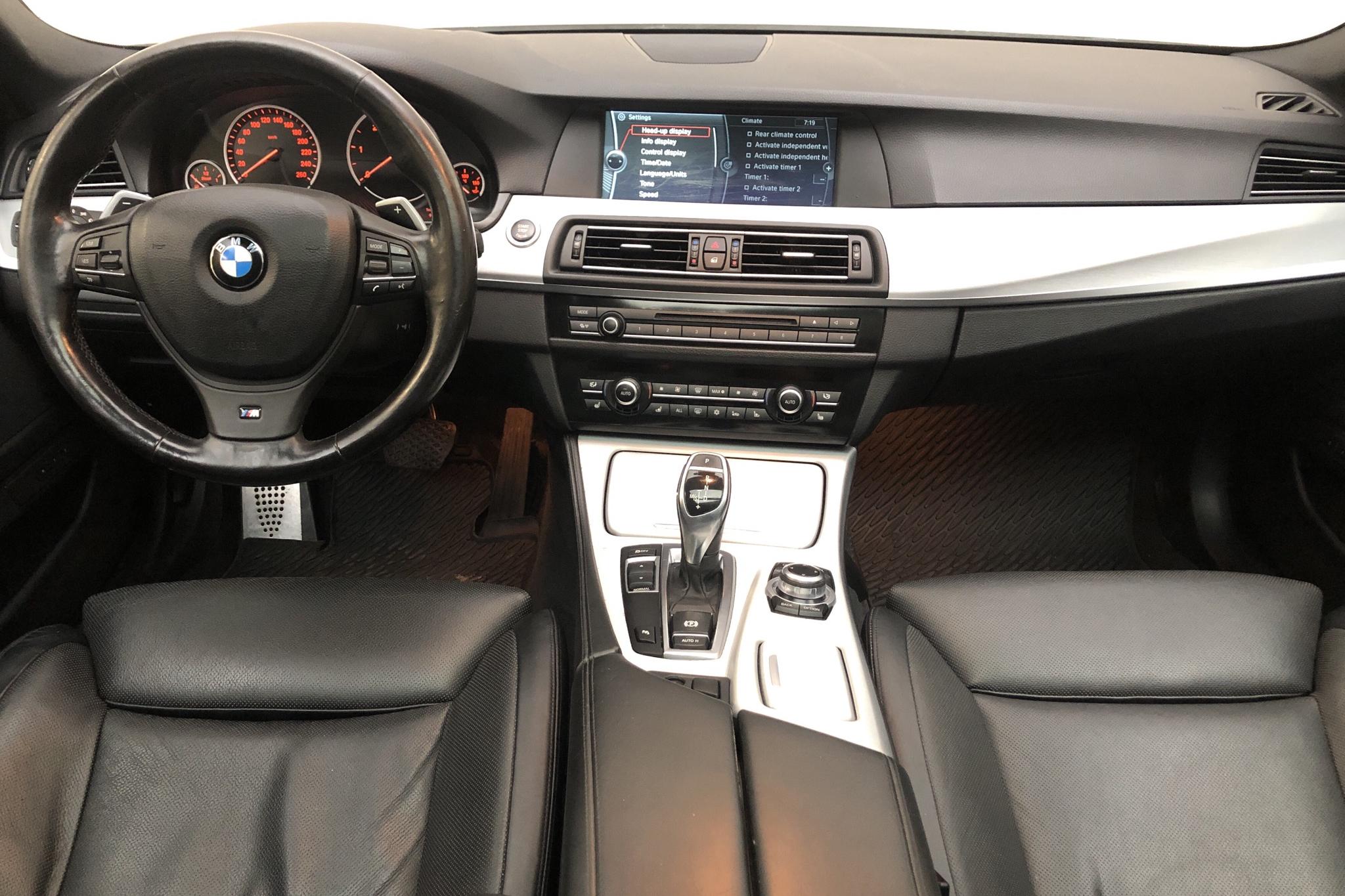 BMW 535d Touring, F11 (300hk) - 21 054 mil - Automat - vit - 2011
