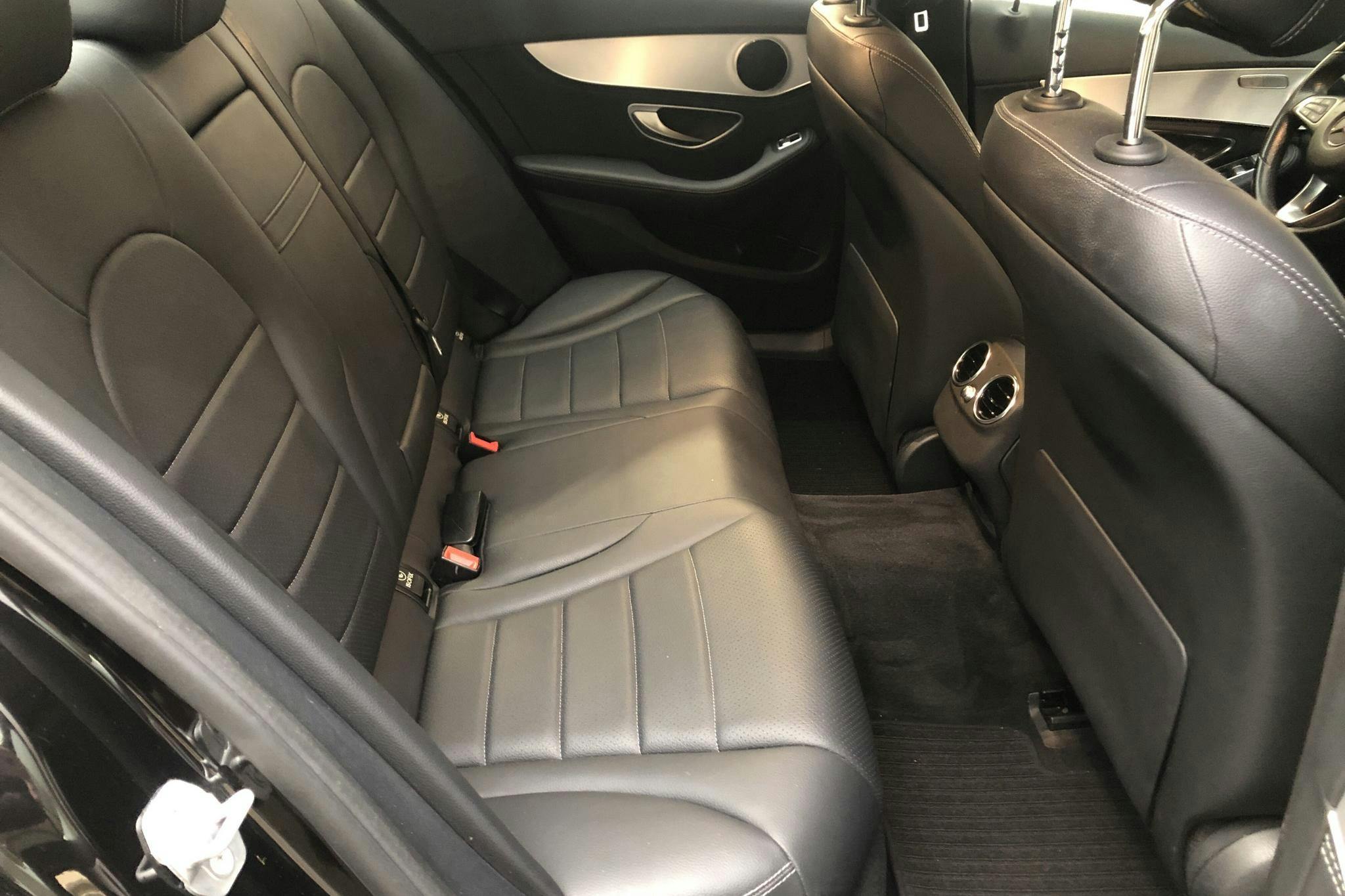 Mercedes C 180 W205 (156hk) - 89 570 km - Manual - black - 2016