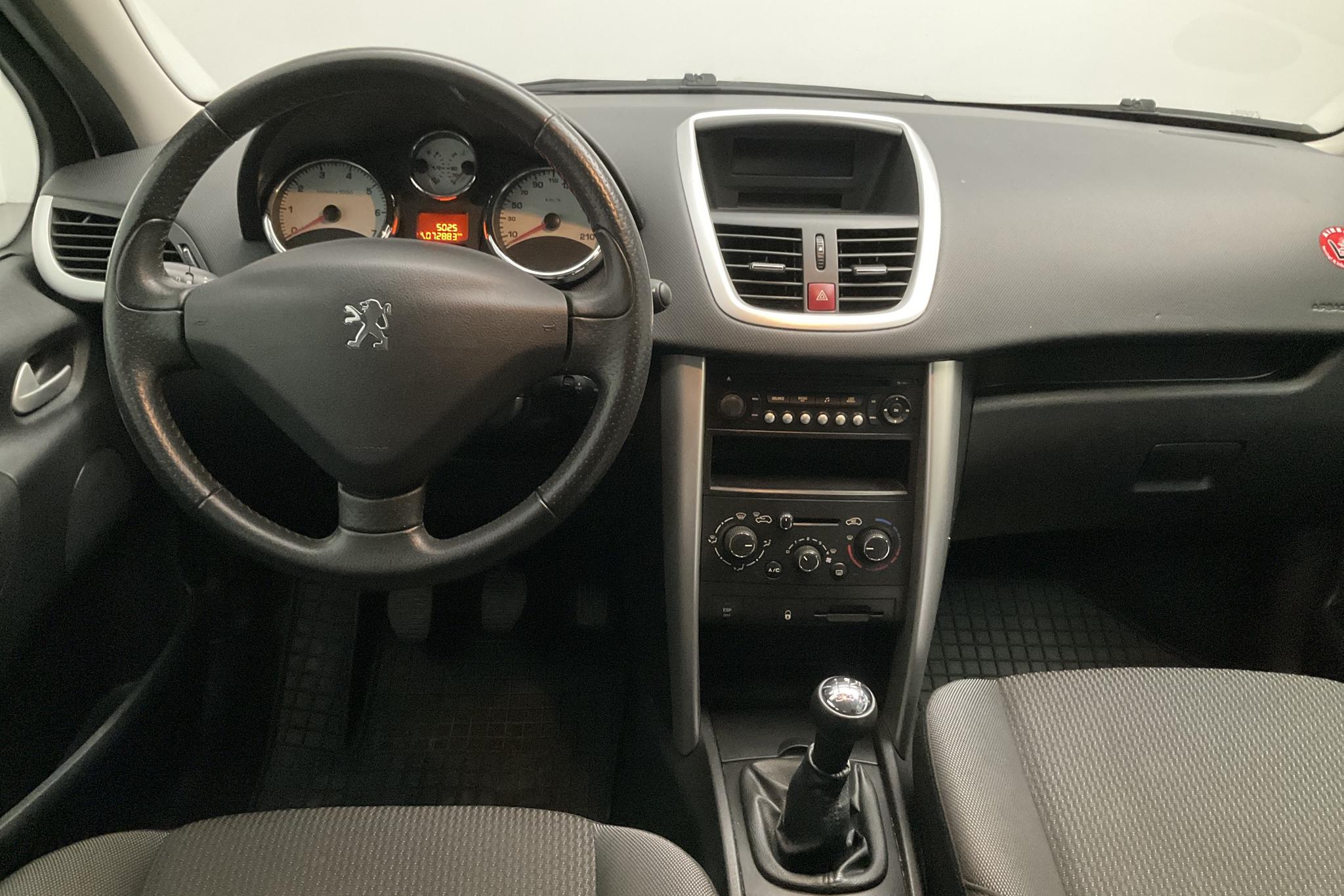 Peugeot 207 1.4 VTi 5dr (95hk) - 7 288 mil - Manuell - vit - 2011
