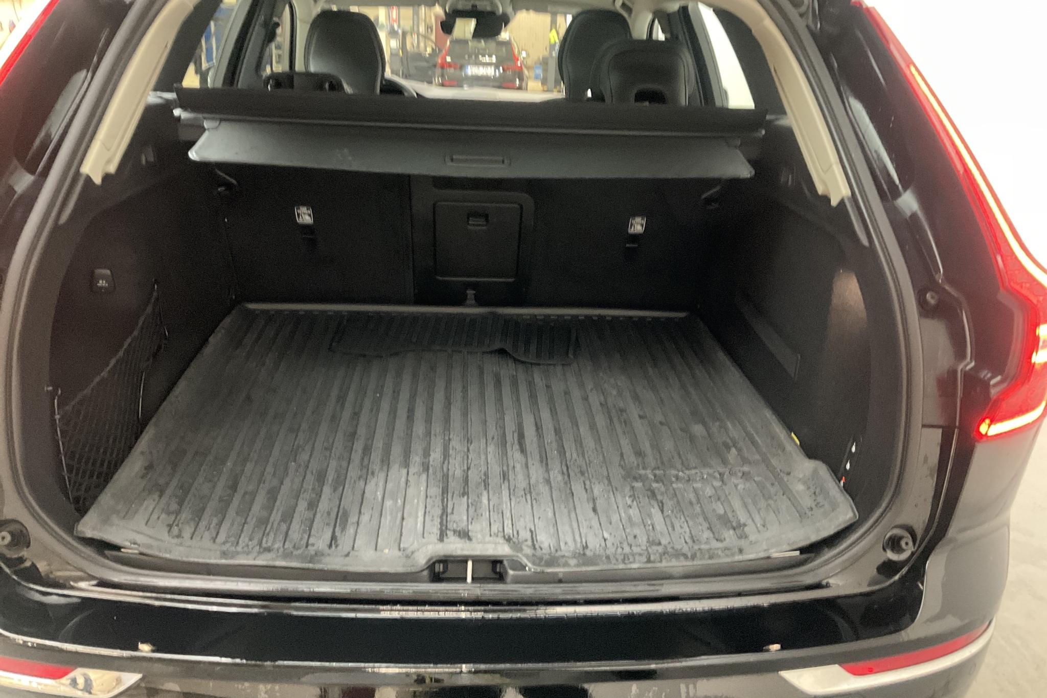 Volvo XC60T8 AWD Recharge (390hk) - 7 739 mil - Automat - svart - 2019