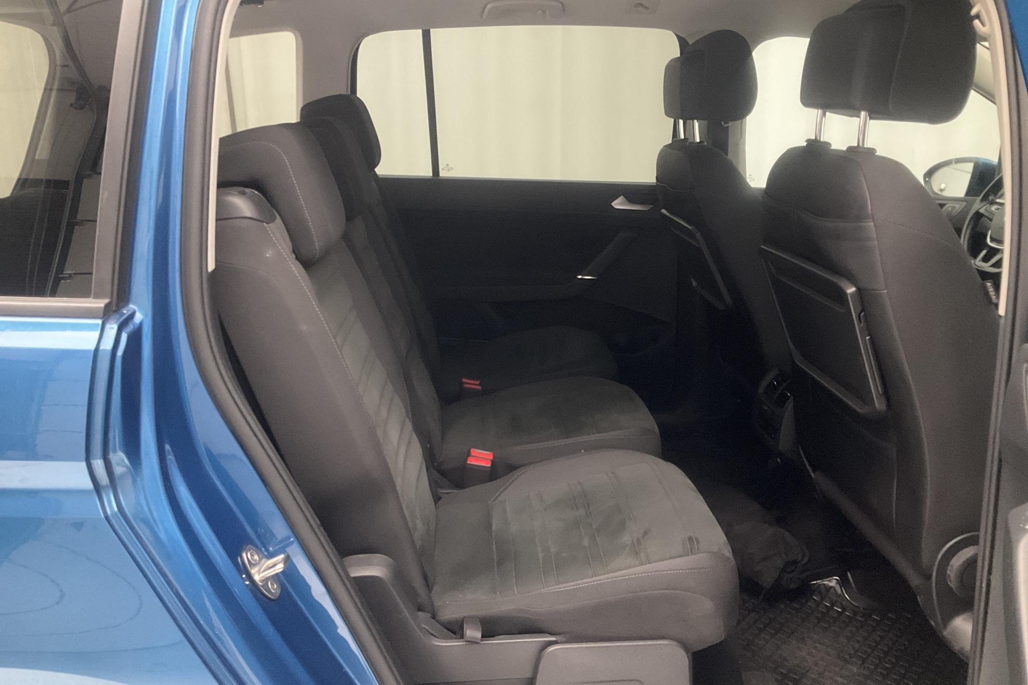 VW Touran 1.5 TSI (150hk) - 61 680 km - Automatic - blue - 2020