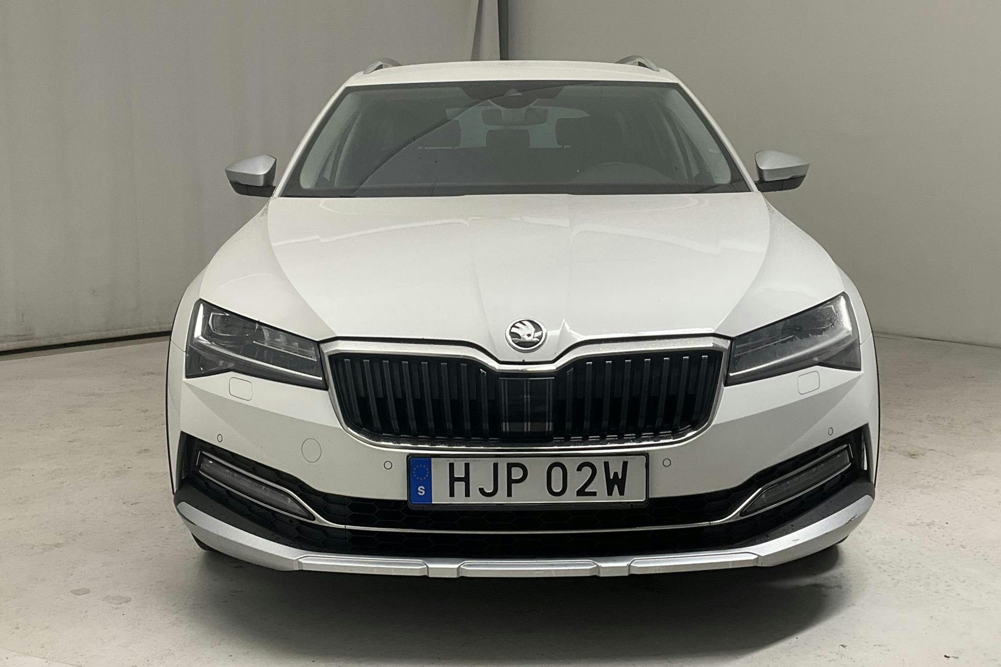 Skoda Superb Scout 2.0 TDI 4x4 Kombi (190hk) - 40 774 mil - Automat - vit - 2020