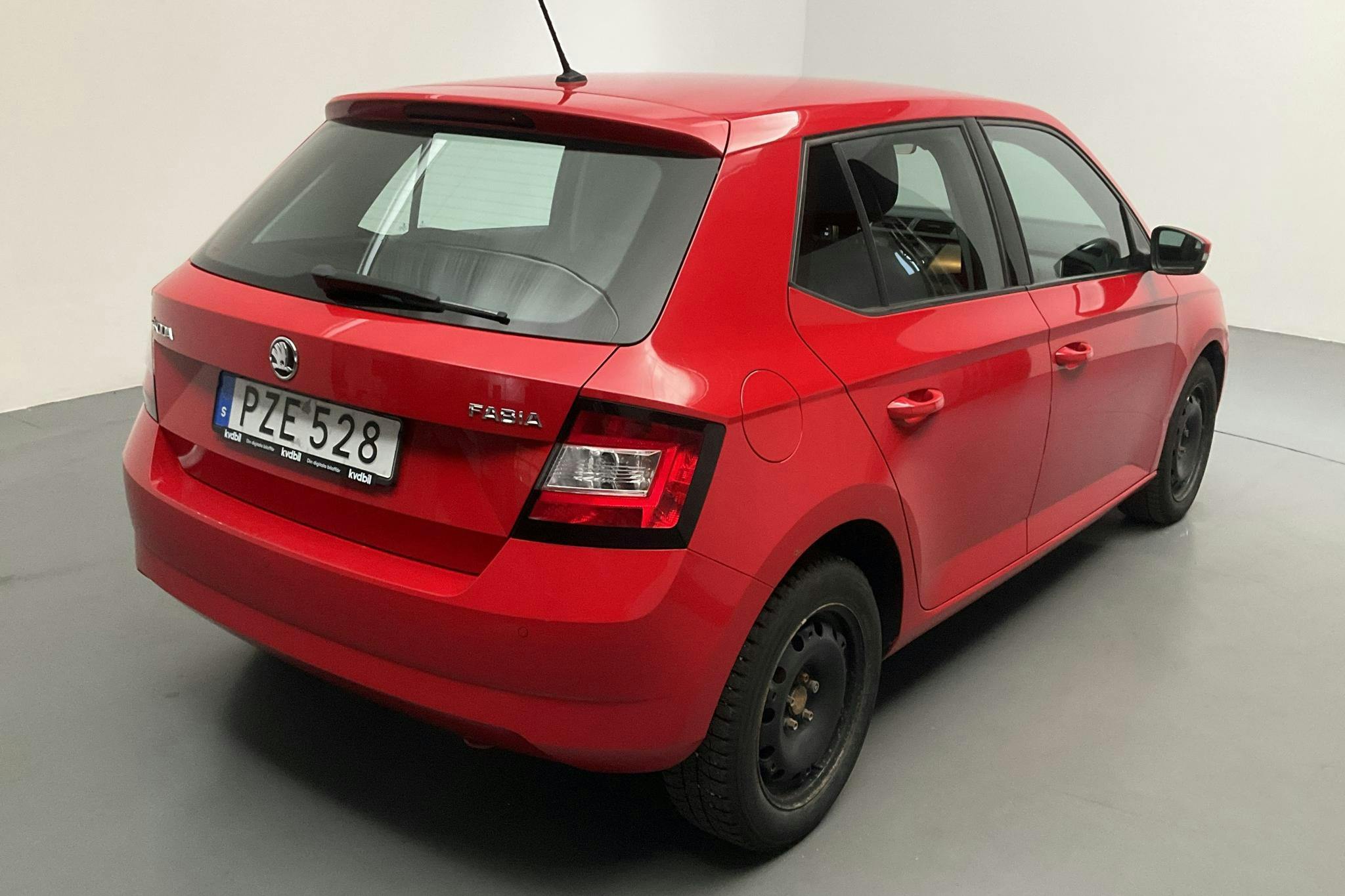 Skoda Fabia 1.2 TSI (90hk) - 9 255 mil - Manuell - röd - 2016