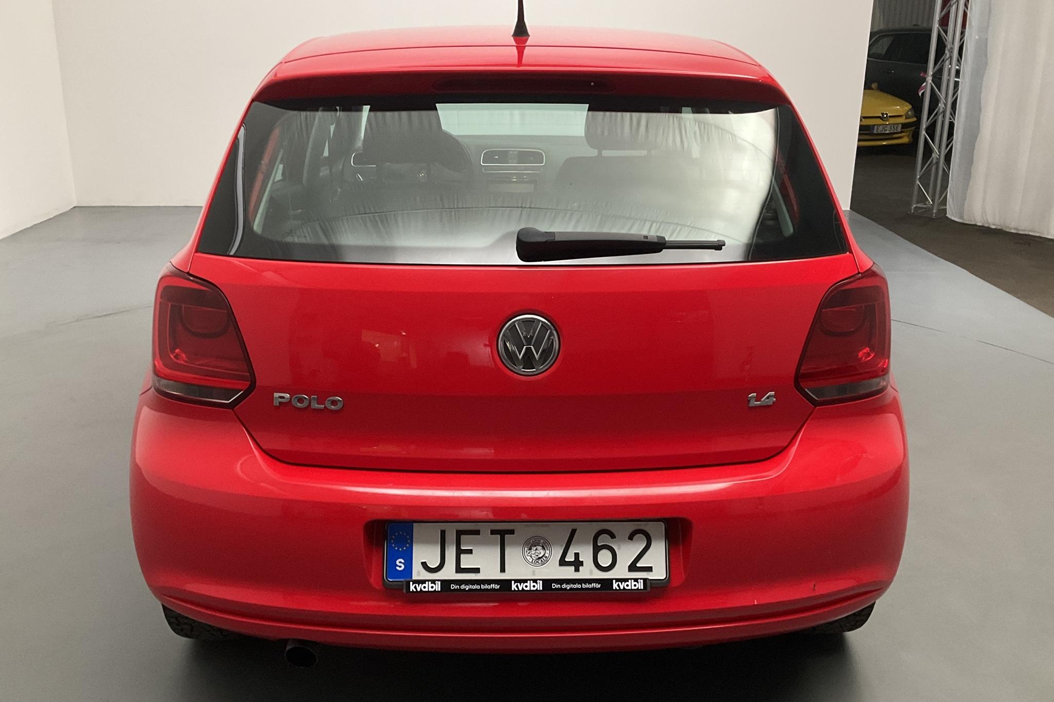 VW Polo 1.4 5dr (85hk) - 8 219 mil - Automat - röd - 2010