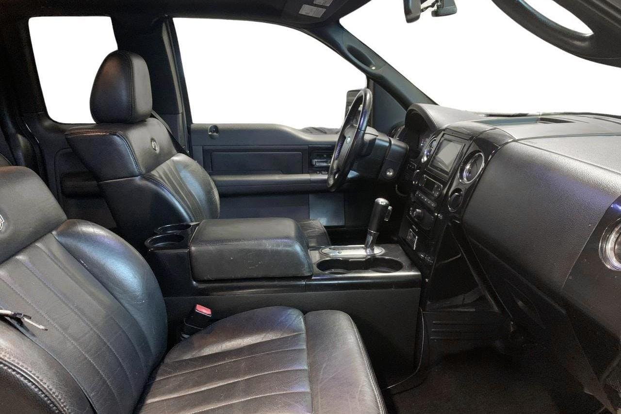 Ford F-150 5.4 V8 4WD (300hk) - 24 412 mil - Automat - svart - 2006