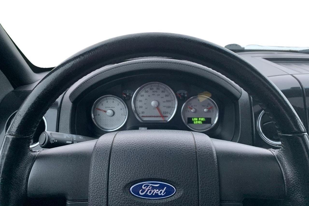 Ford F-150 5.4 V8 4WD (300hk) - 24 412 mil - Automat - svart - 2006