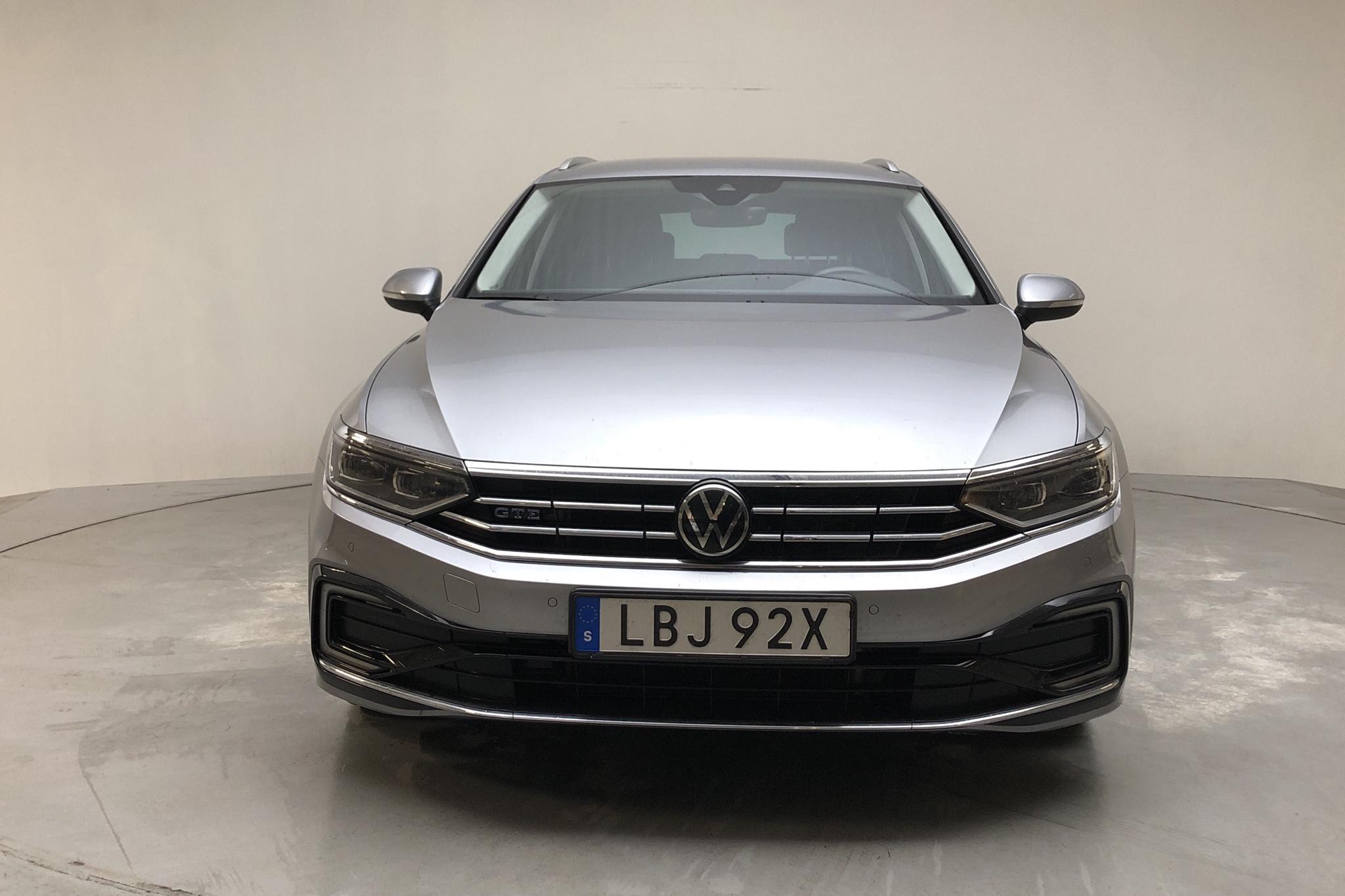 VW Passat 1.4 GTE Sportscombi (218hk) - 10 221 mil - Automat - silver - 2021