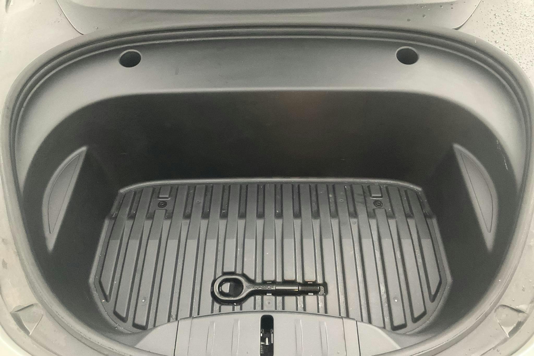 Tesla Model 3 Performance AWD - 51 470 km - Automatic - white - 2021