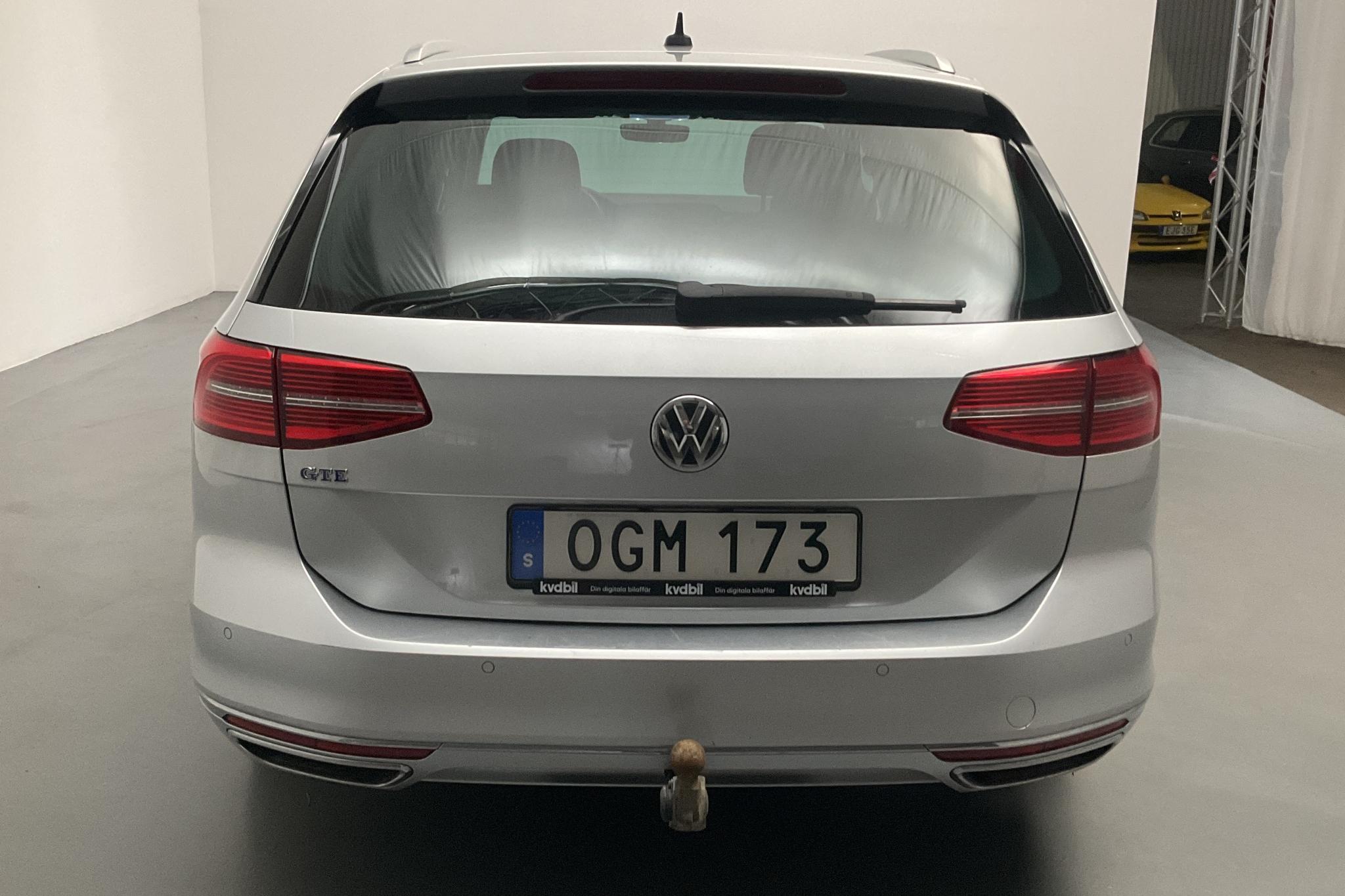 VW Passat 1.4 Plug-in-Hybrid Sportscombi (218hk) - 114 090 km - Automatic - silver - 2017