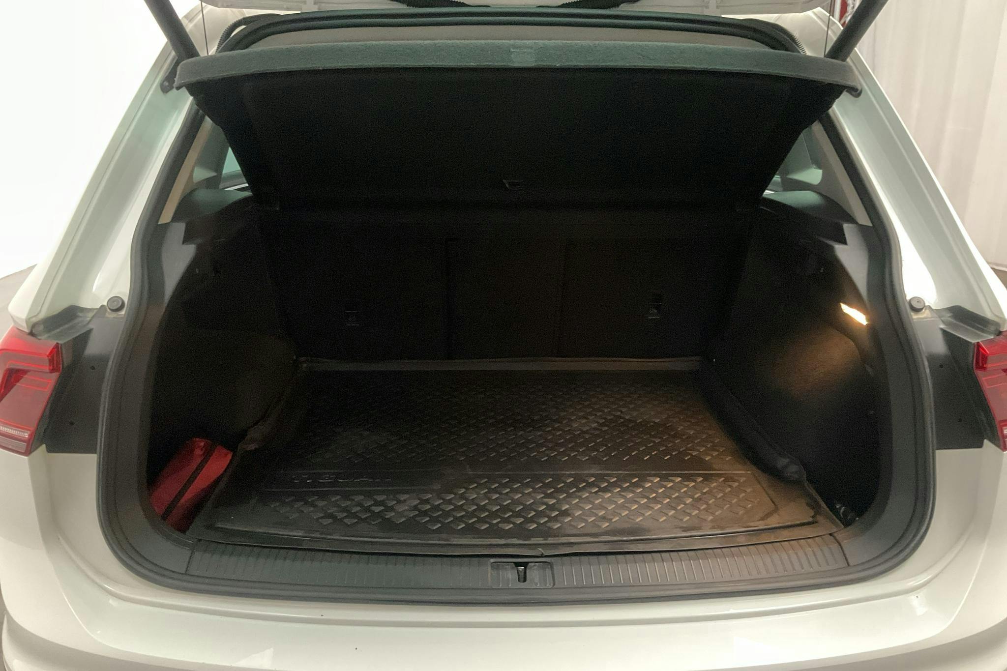 VW Tiguan 2.0 TDI 4MOTION (190hk) - 118 790 km - Automatic - white - 2020