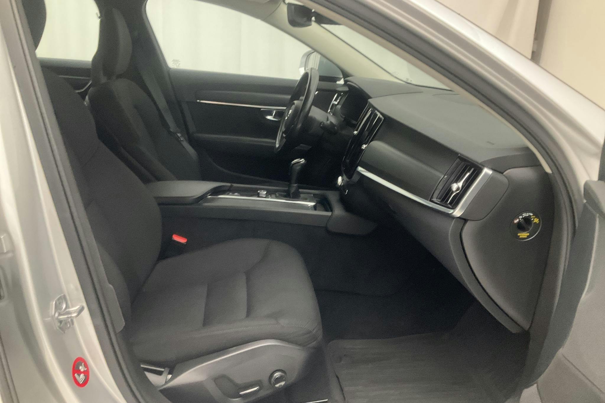 Volvo V90 D3 (150hk) - 123 360 km - Manual - silver - 2017