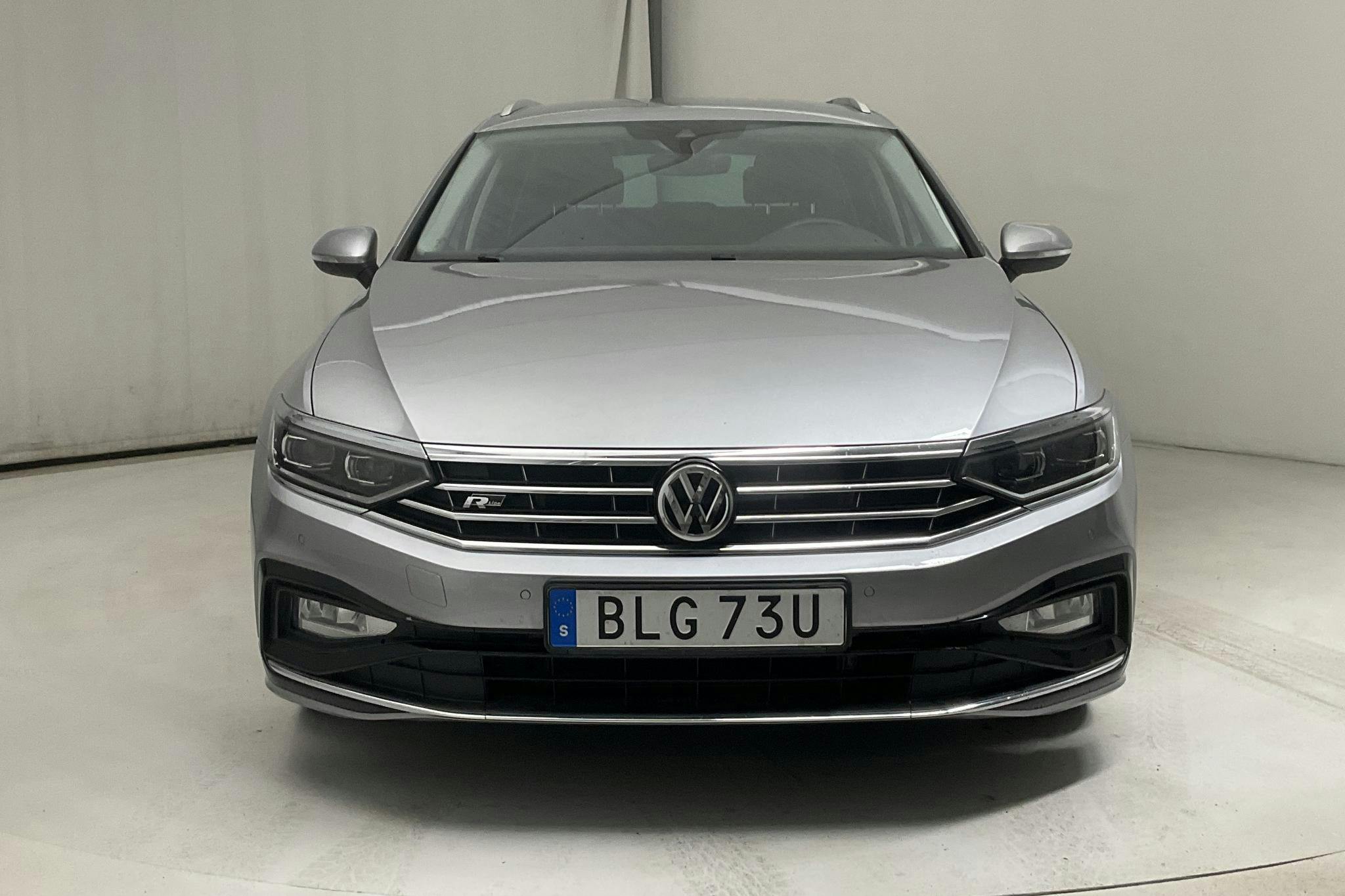 VW Passat 2.0 TDI Sportscombi (190hk) - 56 170 km - Automatic - silver - 2020