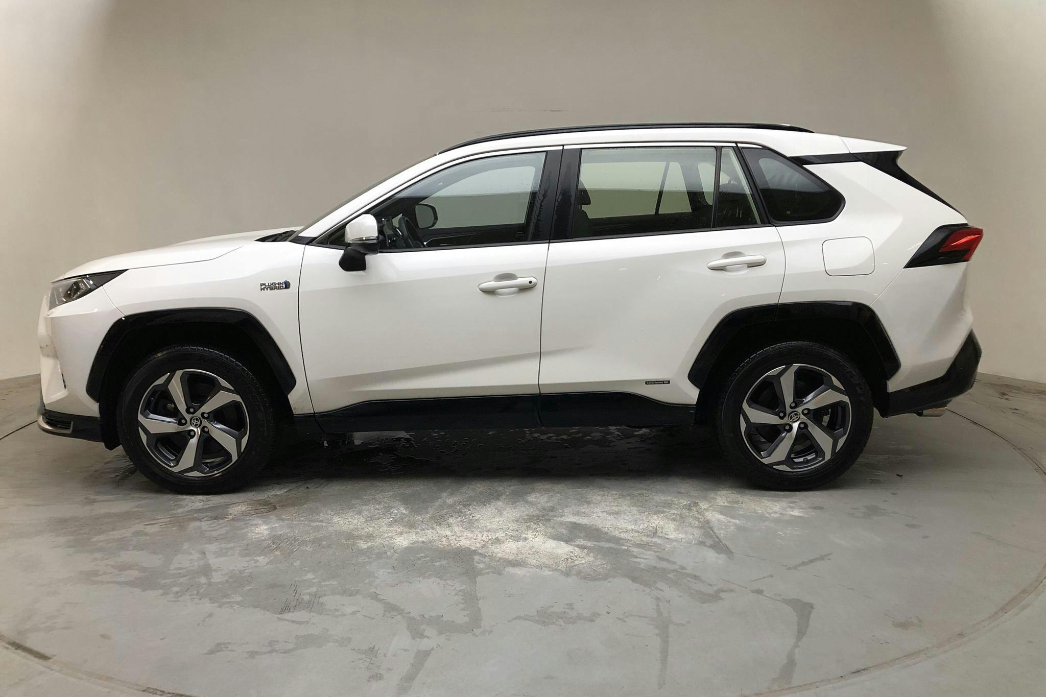 Toyota RAV4 2.5 Plug-in Hybrid AWD (306hk) - 113 220 km - Automatic - white - 2021
