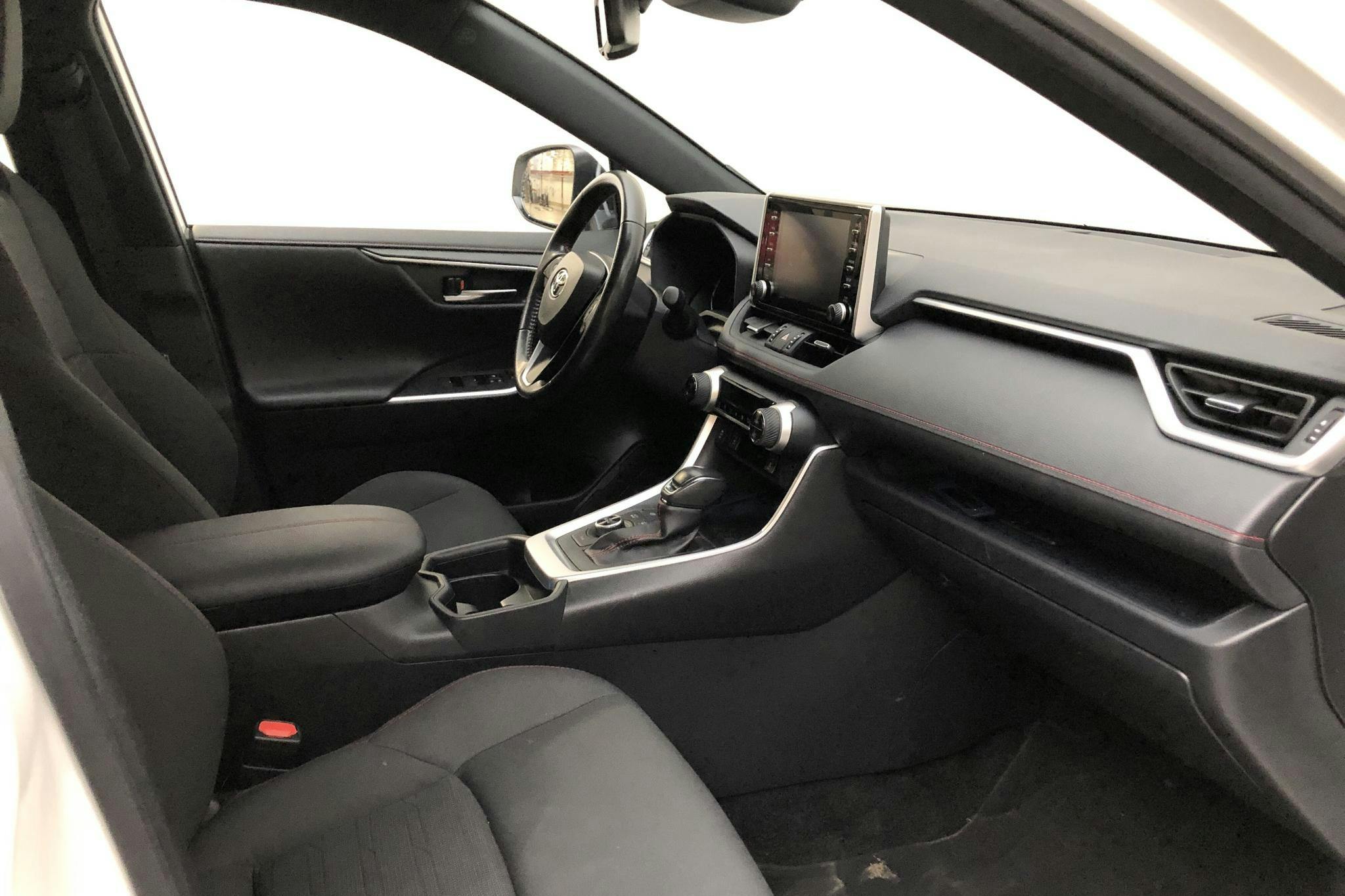 Toyota RAV4 2.5 Plug-in Hybrid AWD (306hk) - 113 220 km - Automatic - white - 2021