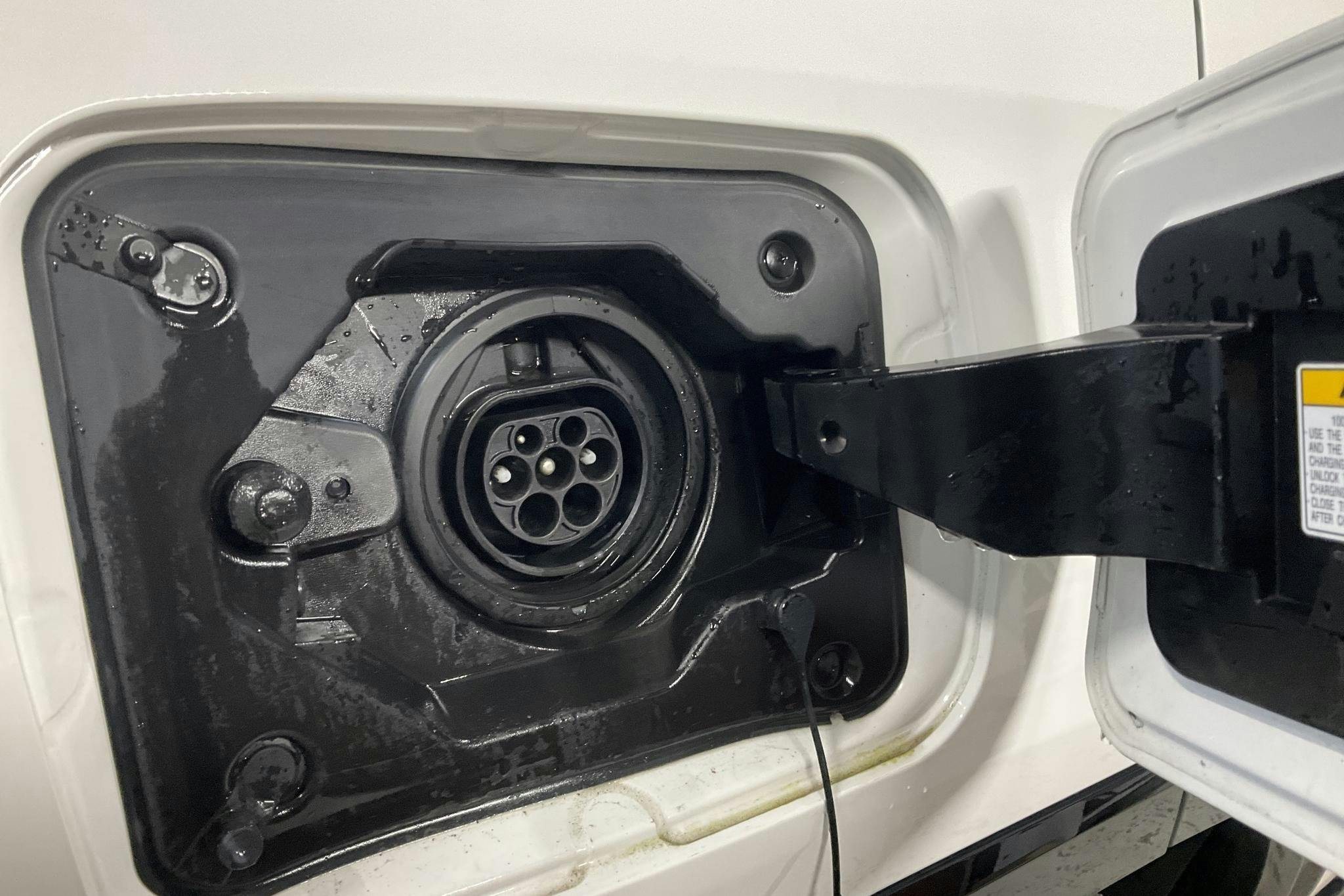 Toyota RAV4 2.5 Plug-in Hybrid AWD (306hk) - 113 220 km - Automatic - white - 2021