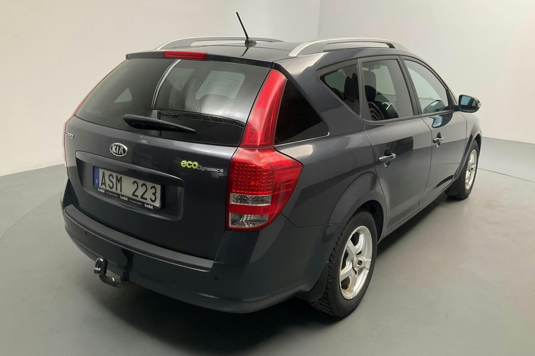 KIA Cee'd 1.6 CRDi SW (128hk) - 105 730 km - Manual - gray - 2012