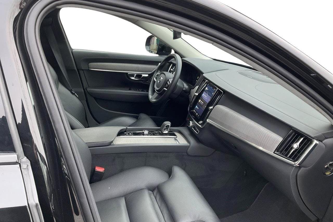 Volvo V90 B4 Cross Country AWD Mildhybrid, Diesel (190hk) - 8 954 mil - Automat - svart - 2022