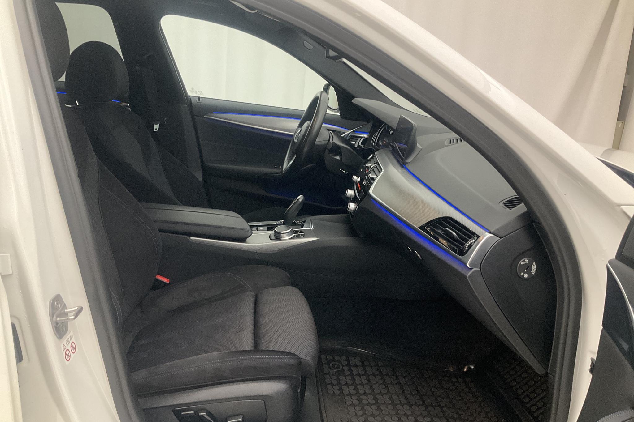 BMW 520d Sedan, G30 (190hk) - 8 949 mil - Automat - vit - 2019