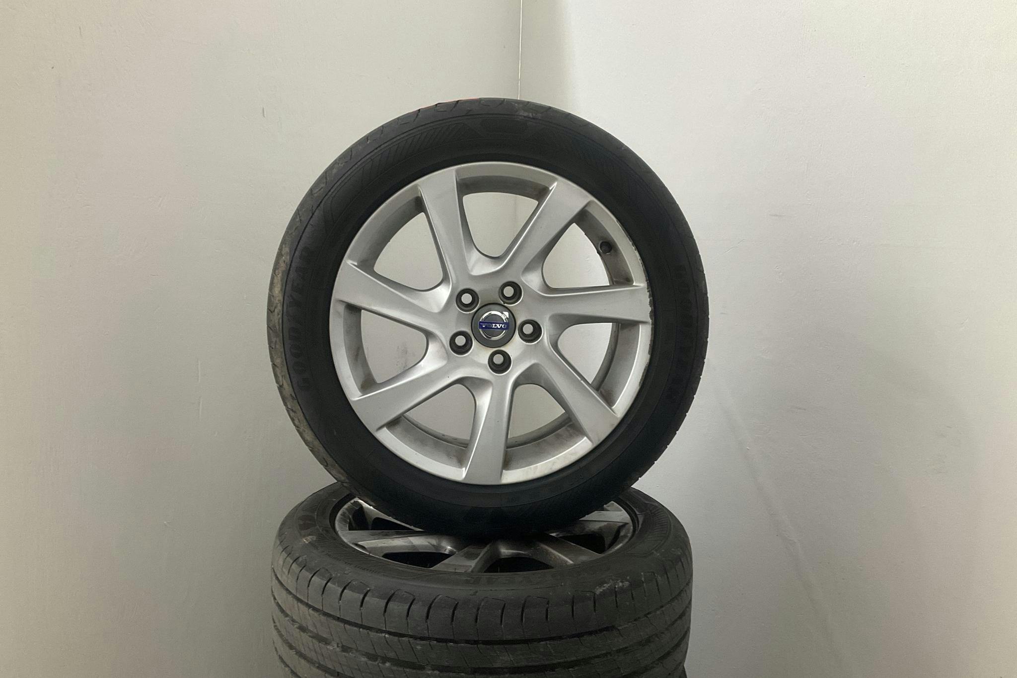 Volvo V70 II D2 (115hk) - 20 316 mil - Automat - silver - 2015