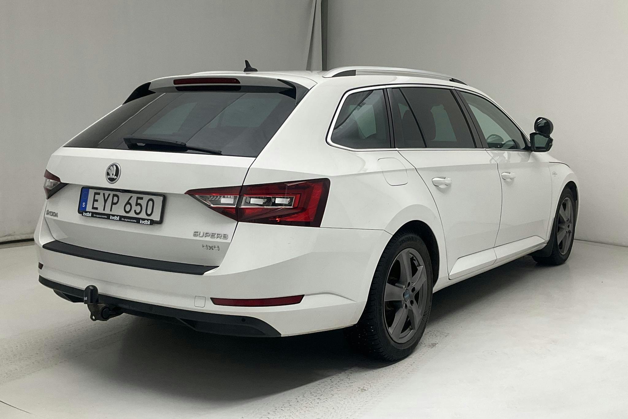 Skoda Superb 2.0 TDI 4x4 Kombi (190hk) - 152 200 km - Automatic - white - 2017