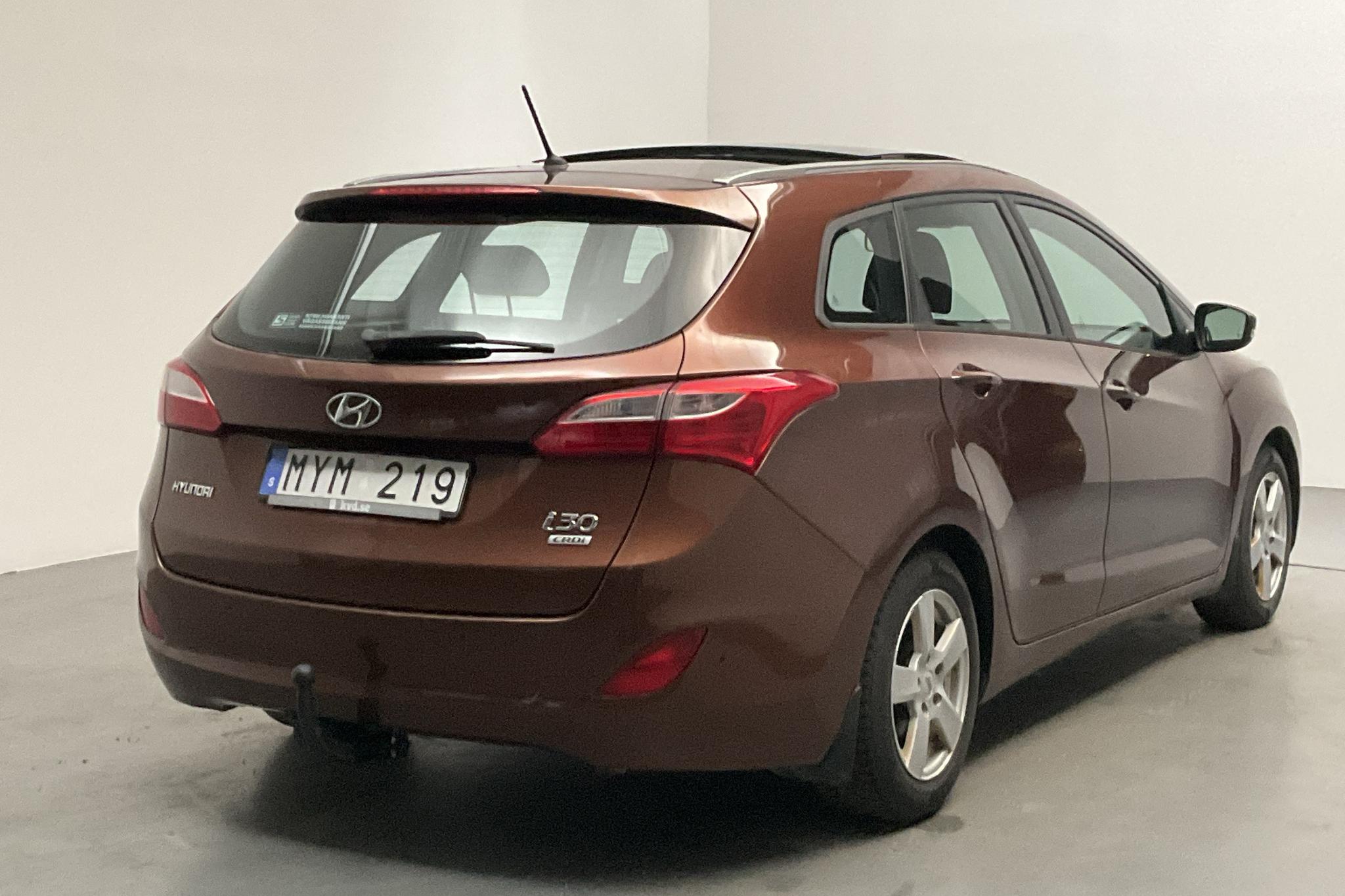 Hyundai i30 1.6 CRDi Kombi (110hk) - 225 410 km - Manual - brown - 2013