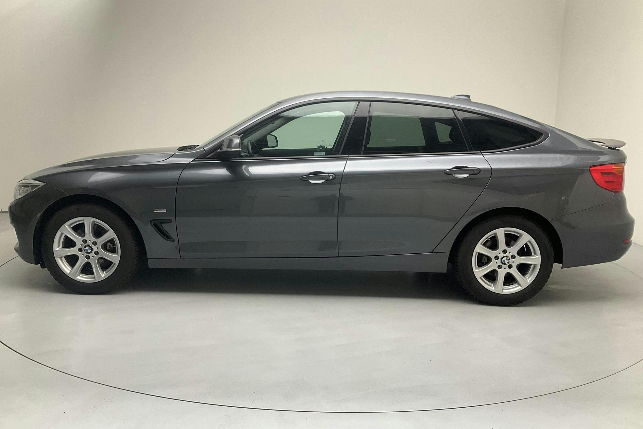 BMW 328i GT xDrive, F34 (245hk) - 5 905 mil - Automat - grå - 2016