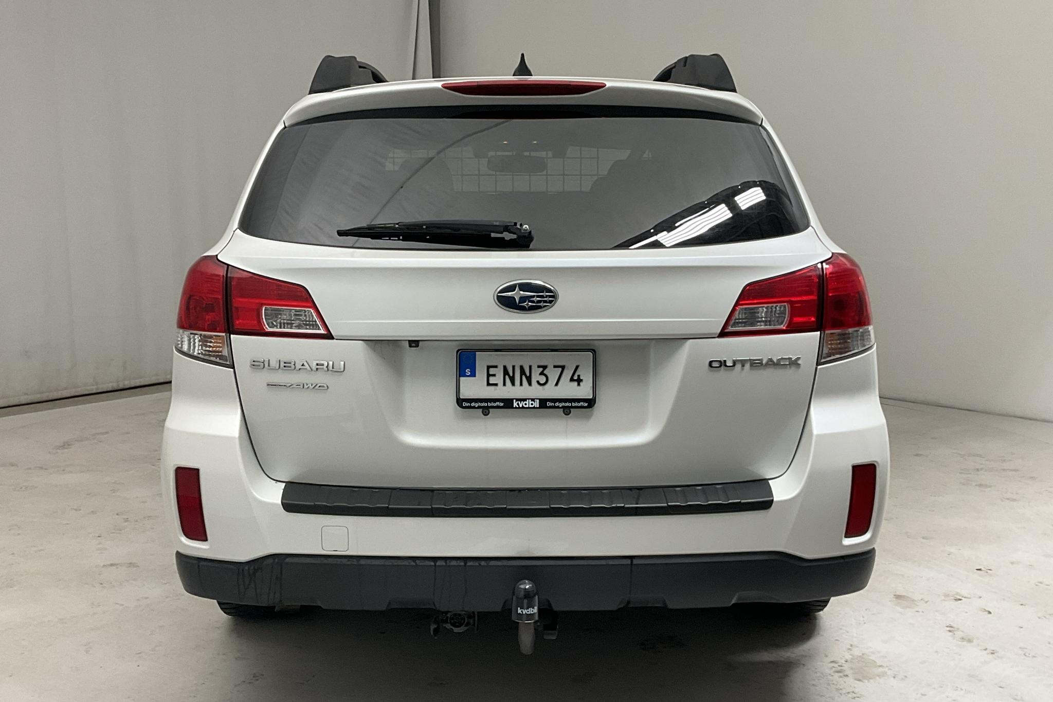 Subaru Outback 2.5i (173hk) - 90 320 km - Automatic - white - 2014