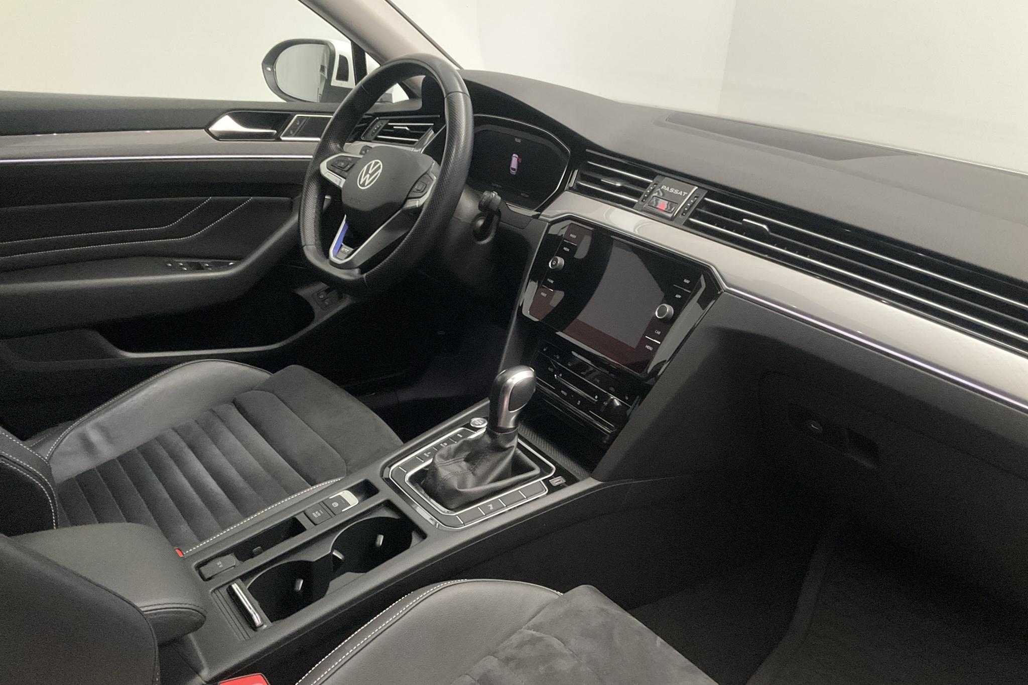VW Passat 1.4 GTE Sportscombi (218hk) - 66 020 km - Automatic - white - 2021