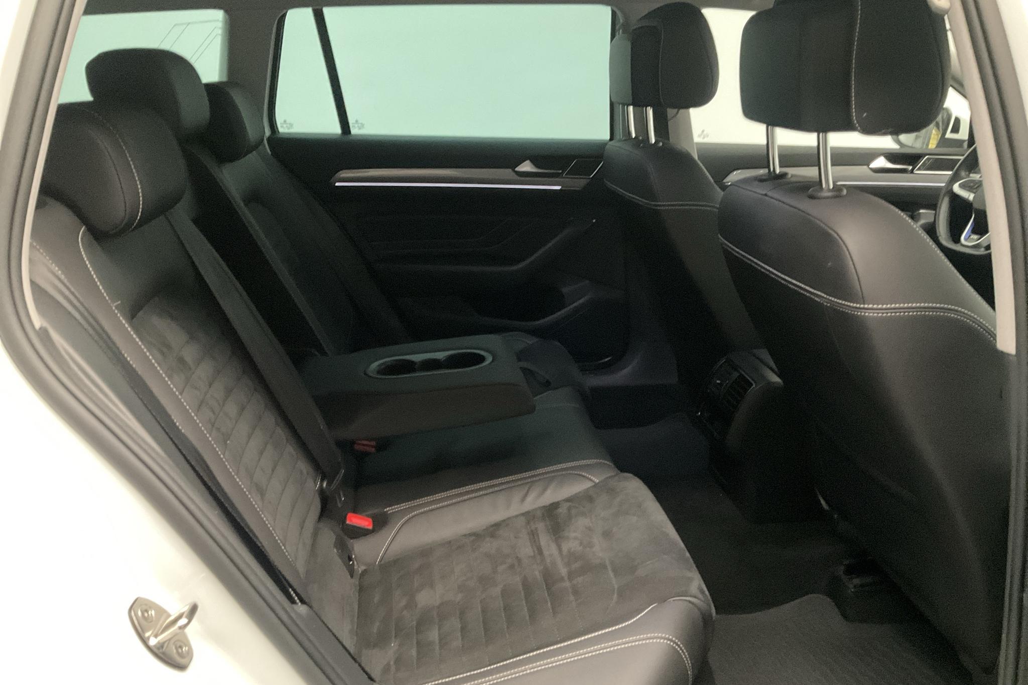 VW Passat 1.4 GTE Sportscombi (218hk) - 6 602 mil - Automat - vit - 2021