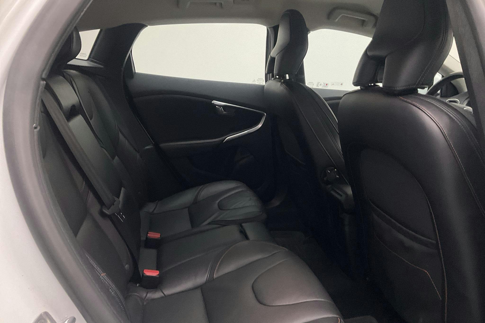 Volvo V40 Cross Country D4 (190hk) - 9 683 mil - Automat - vit - 2015
