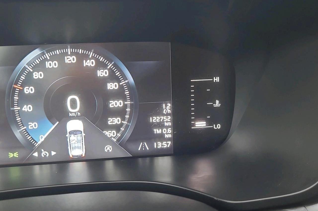 Volvo XC60D4 AWD (190hk) - 122 750 km - Automatic - gray - 2018